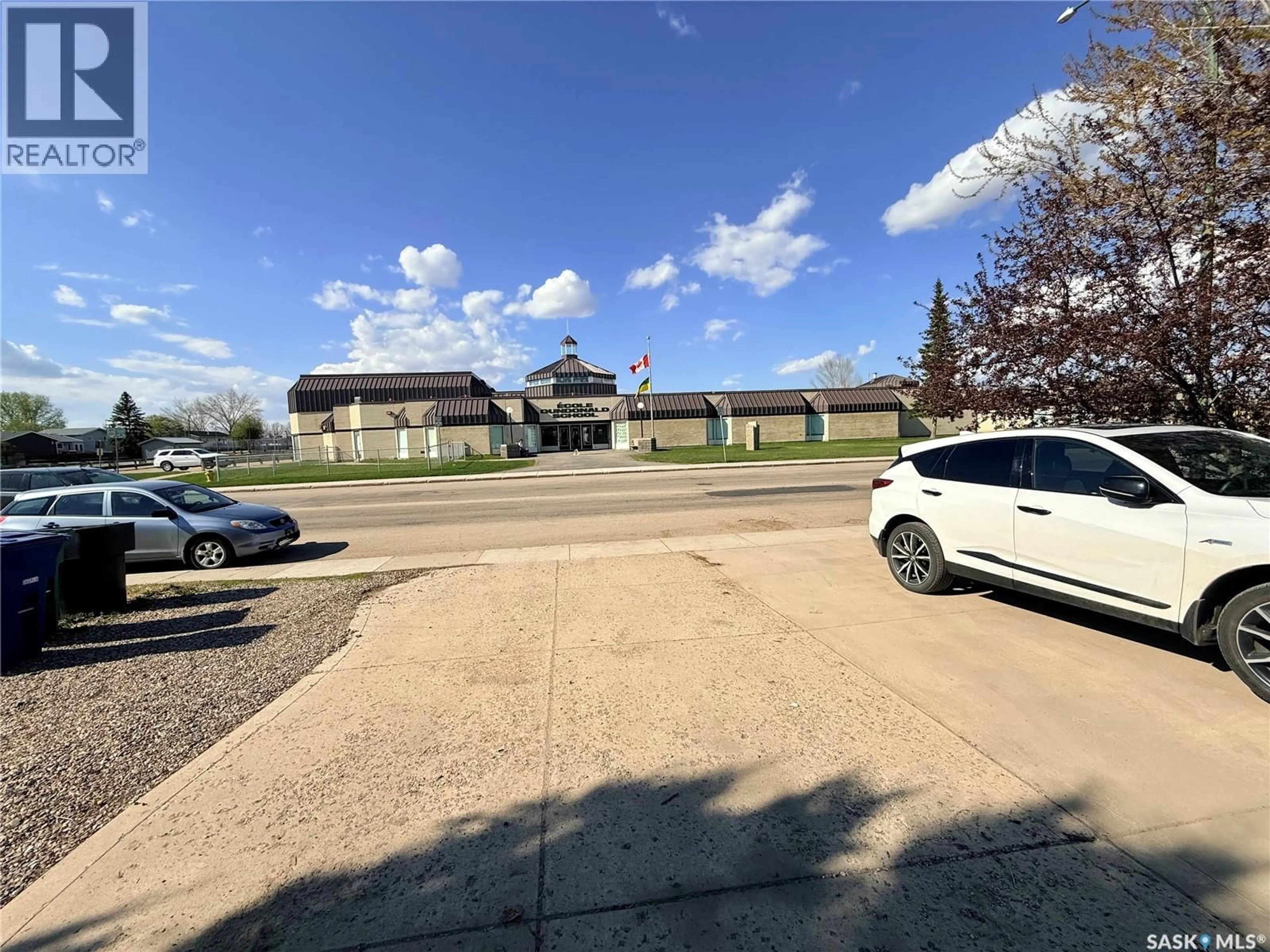 A pic from outside/outdoor area/front of a property/back of a property/a pic from drone, street for 167 WEDGE ROAD, Saskatoon Saskatchewan S7L6P9