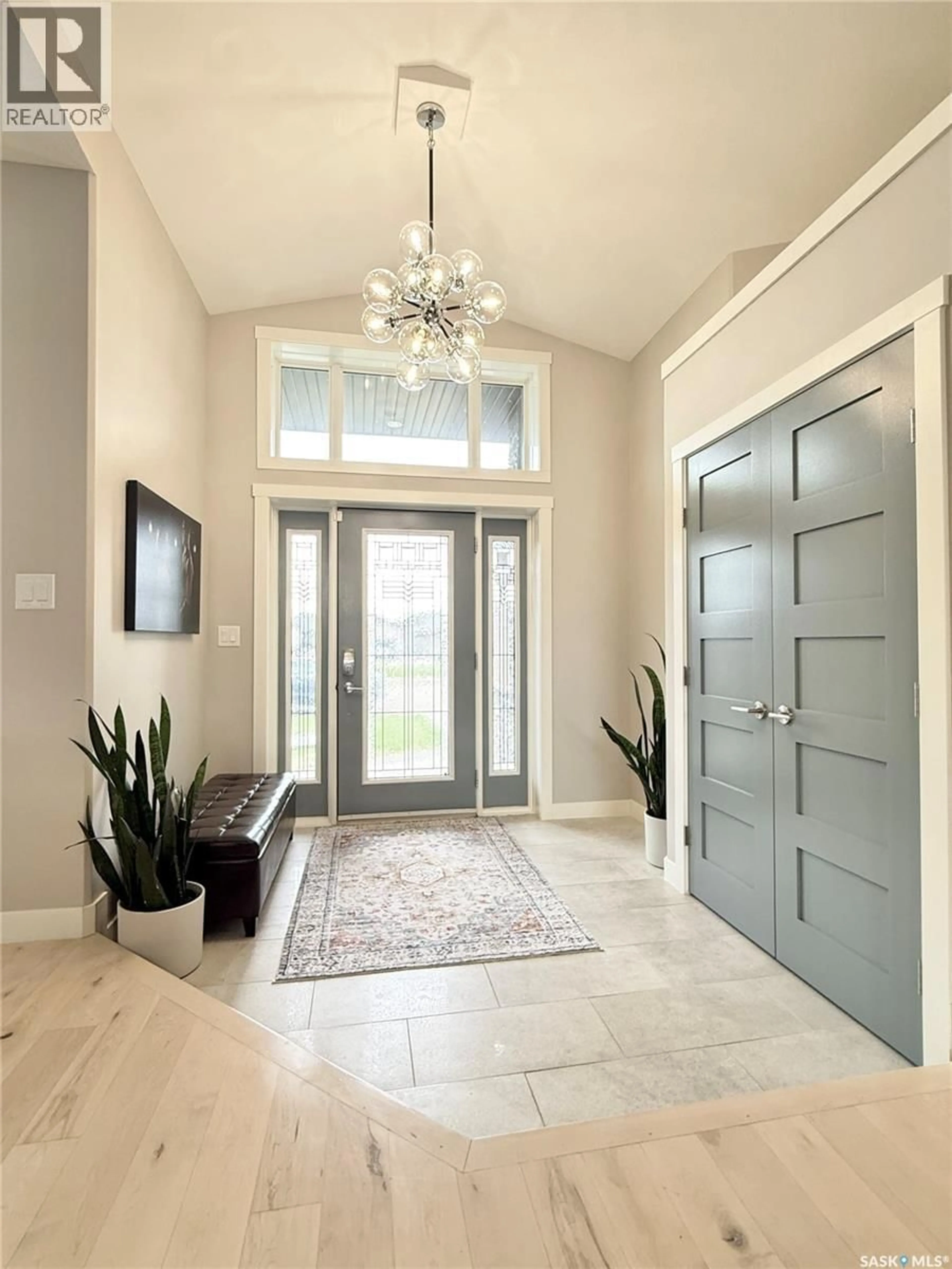 Indoor entryway for 1832 GORDON MILES PLACE, Weyburn Saskatchewan S4H0B9