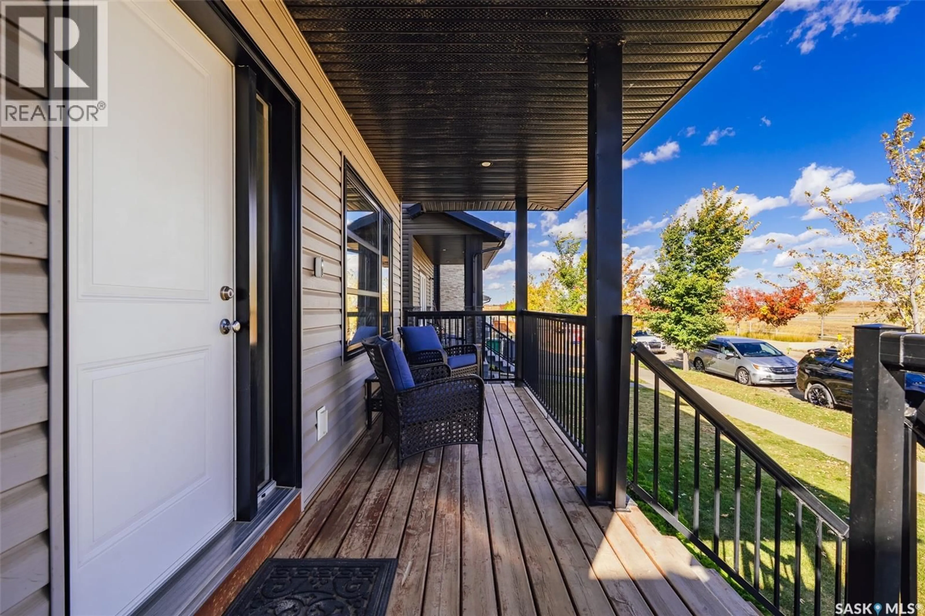 Patio, water/lake/river/ocean view for 4119 33RD STREET, Saskatoon Saskatchewan S7R0M4