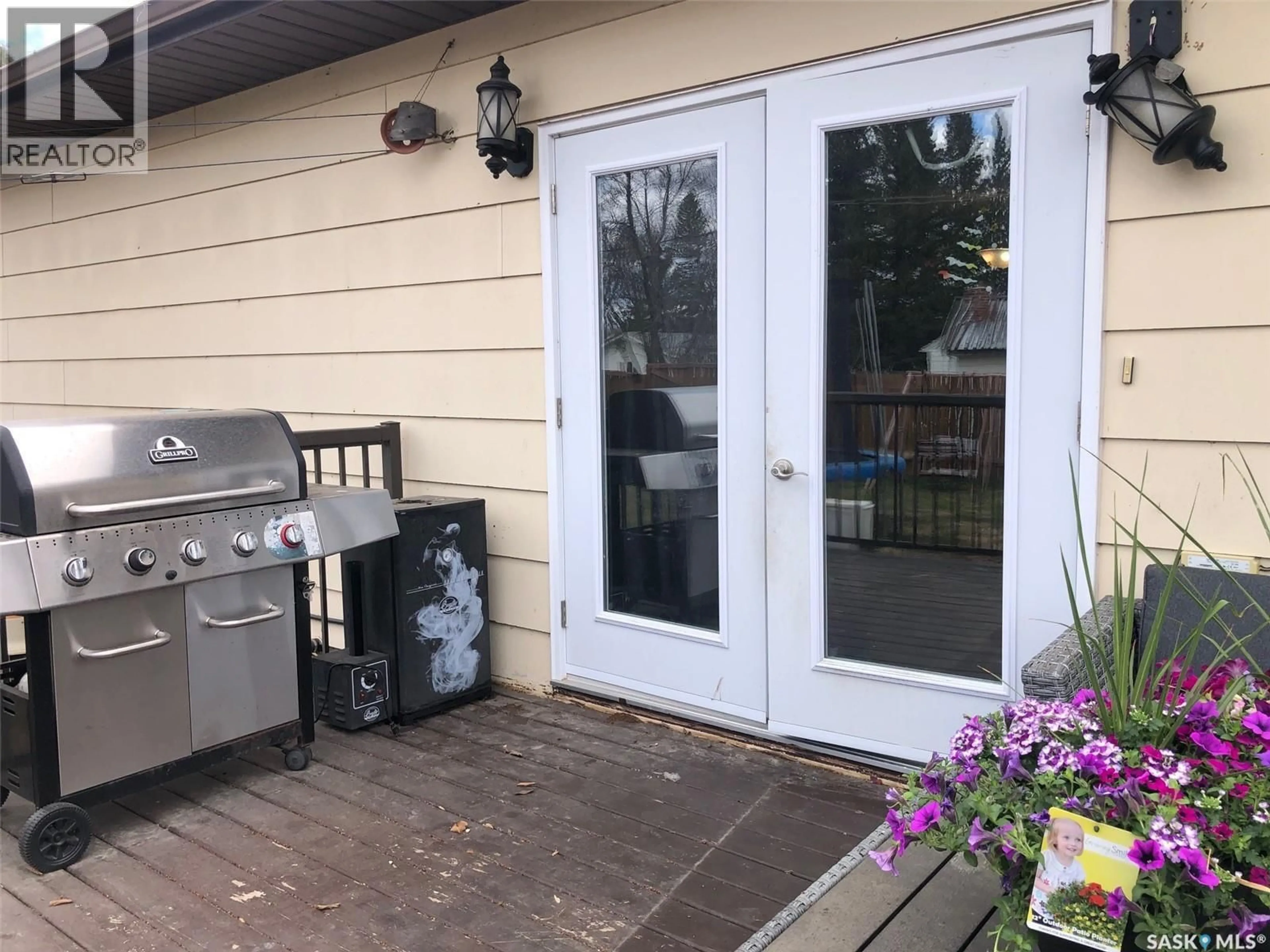 Patio, street for 304 1ST AVENUE, Preeceville Saskatchewan S0A3B0