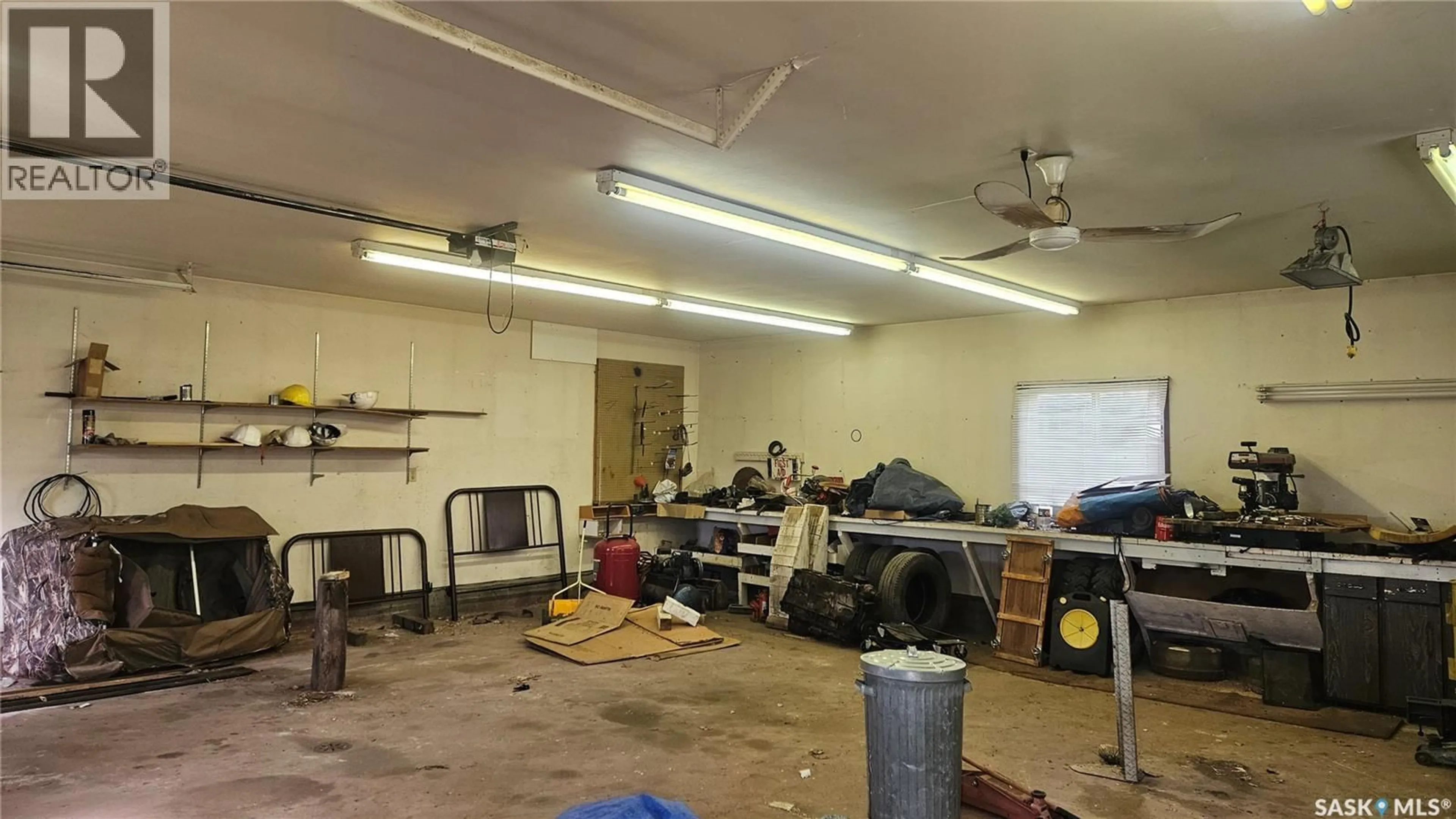 Indoor garage for 612-614 3RD AVENUE, Cudworth Saskatchewan S0K1B0