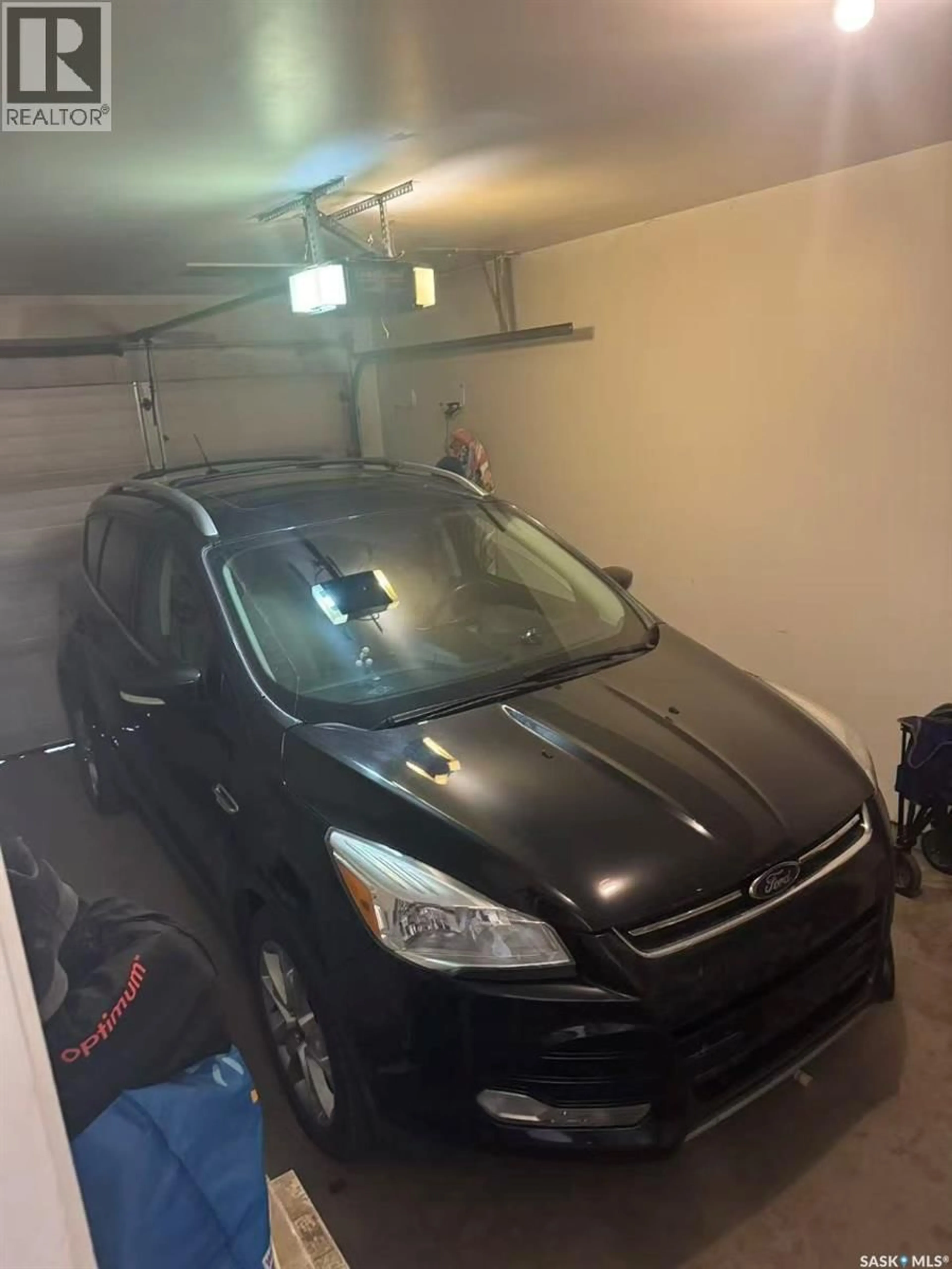 Indoor garage for 103 - 23 BANYAN CRESCENT, Saskatoon Saskatchewan S7V1G2