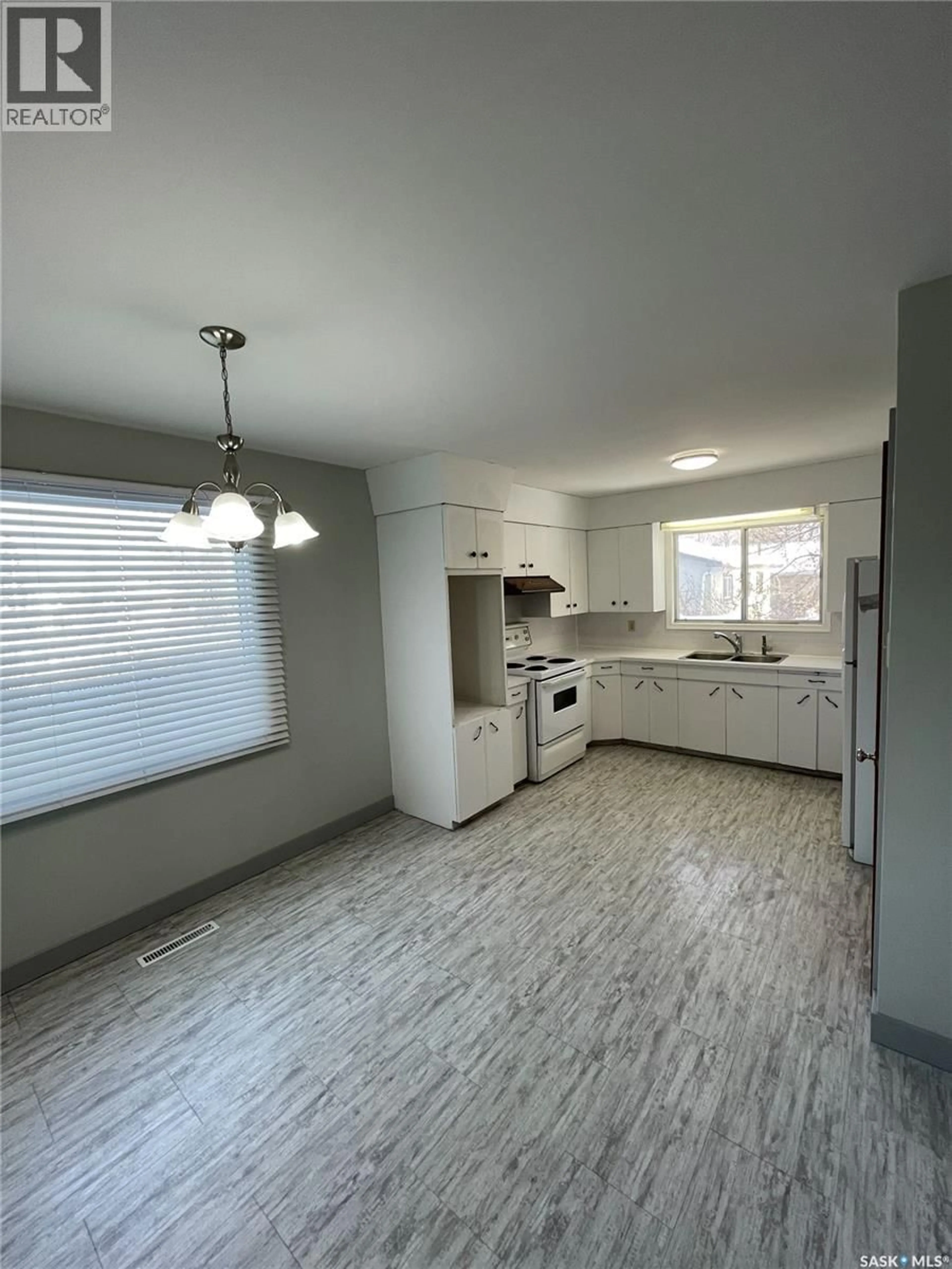 Unknown for 2800 1ST AVENUE, Prince Albert Saskatchewan S6V2C8
