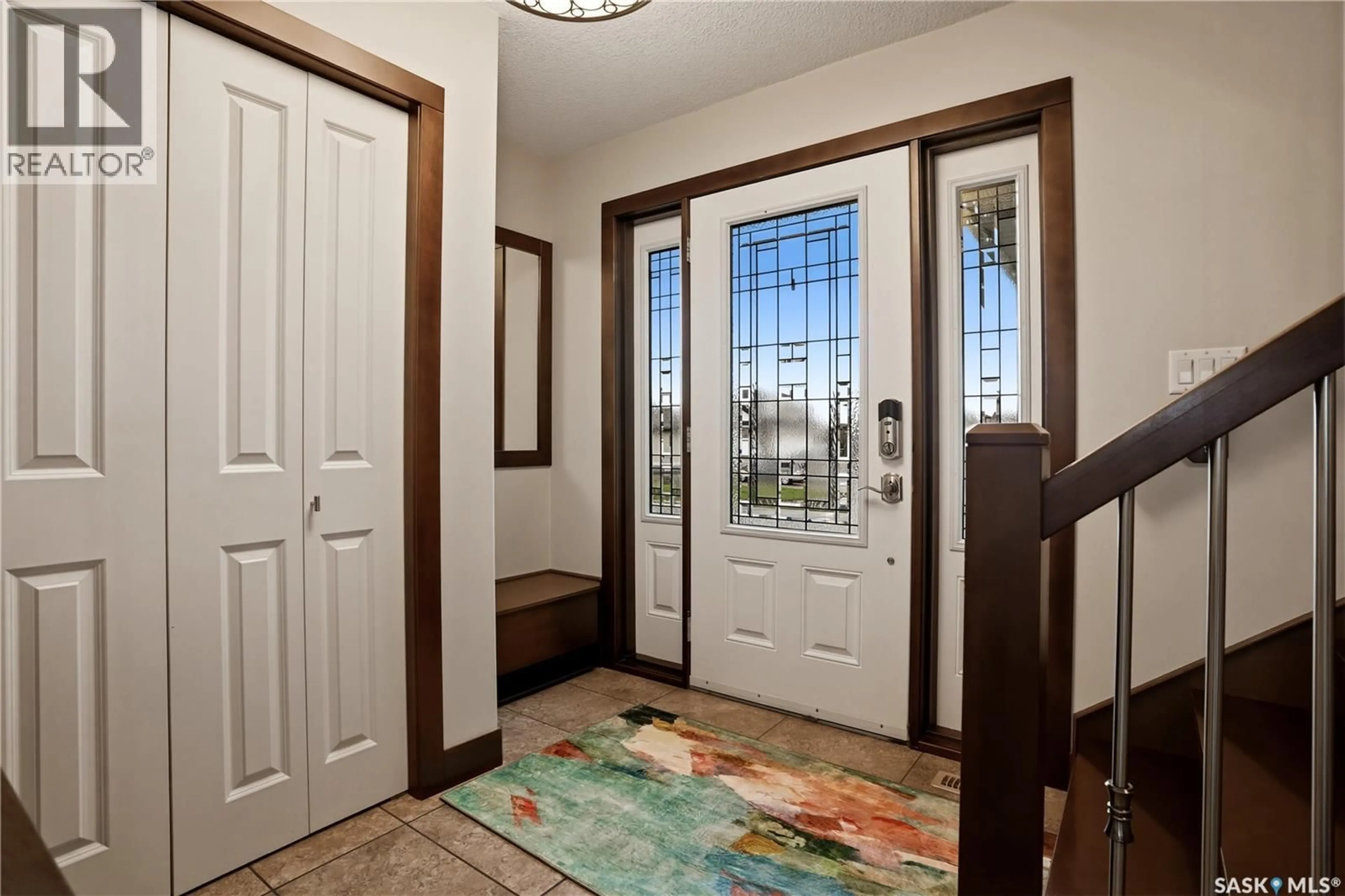 Indoor entryway for 8034 FAIRWAYS WEST DRIVE, Regina Saskatchewan S4Y0A5