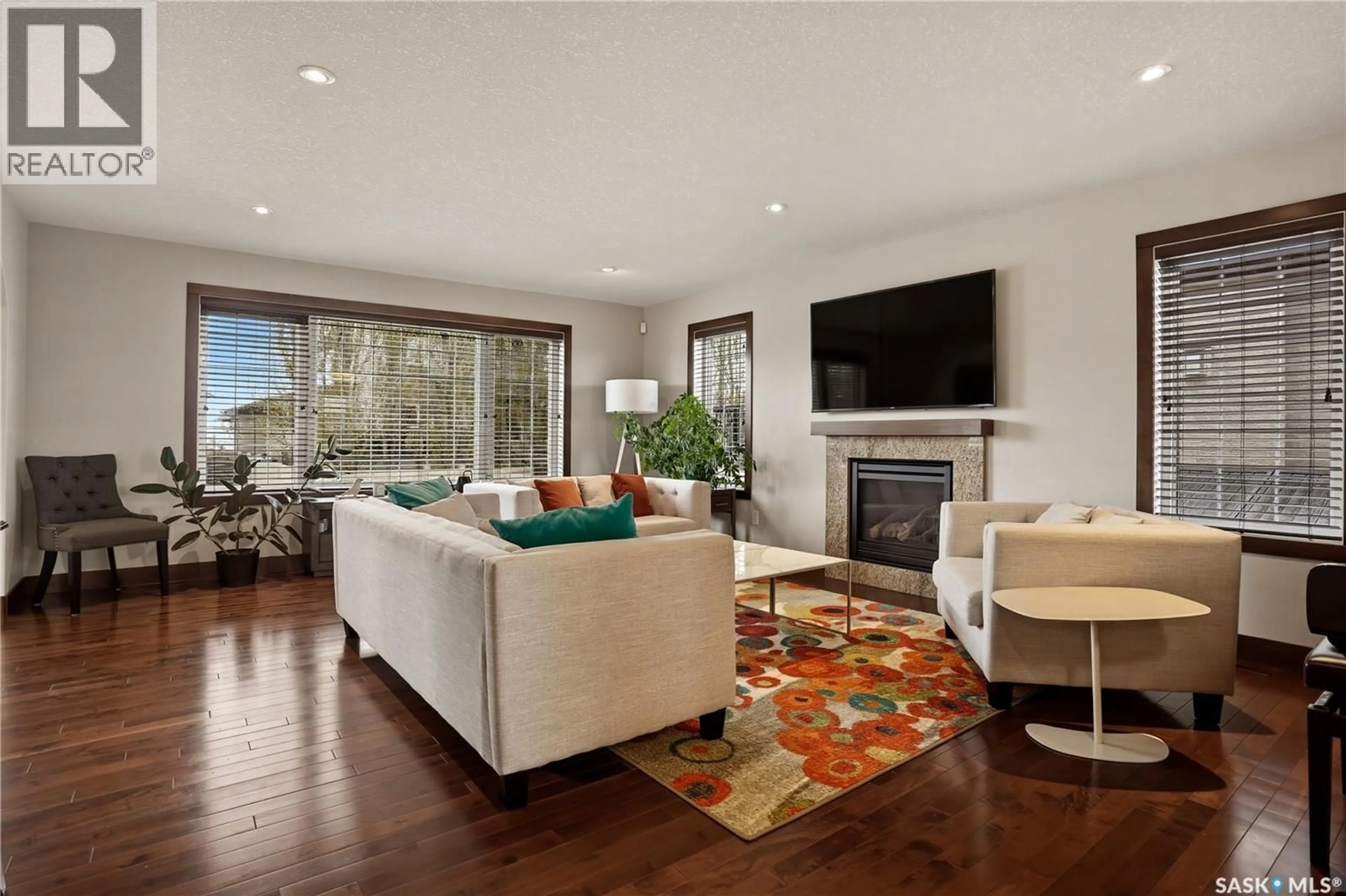 Living room with furniture, unknown for 8034 FAIRWAYS WEST DRIVE, Regina Saskatchewan S4Y0A5