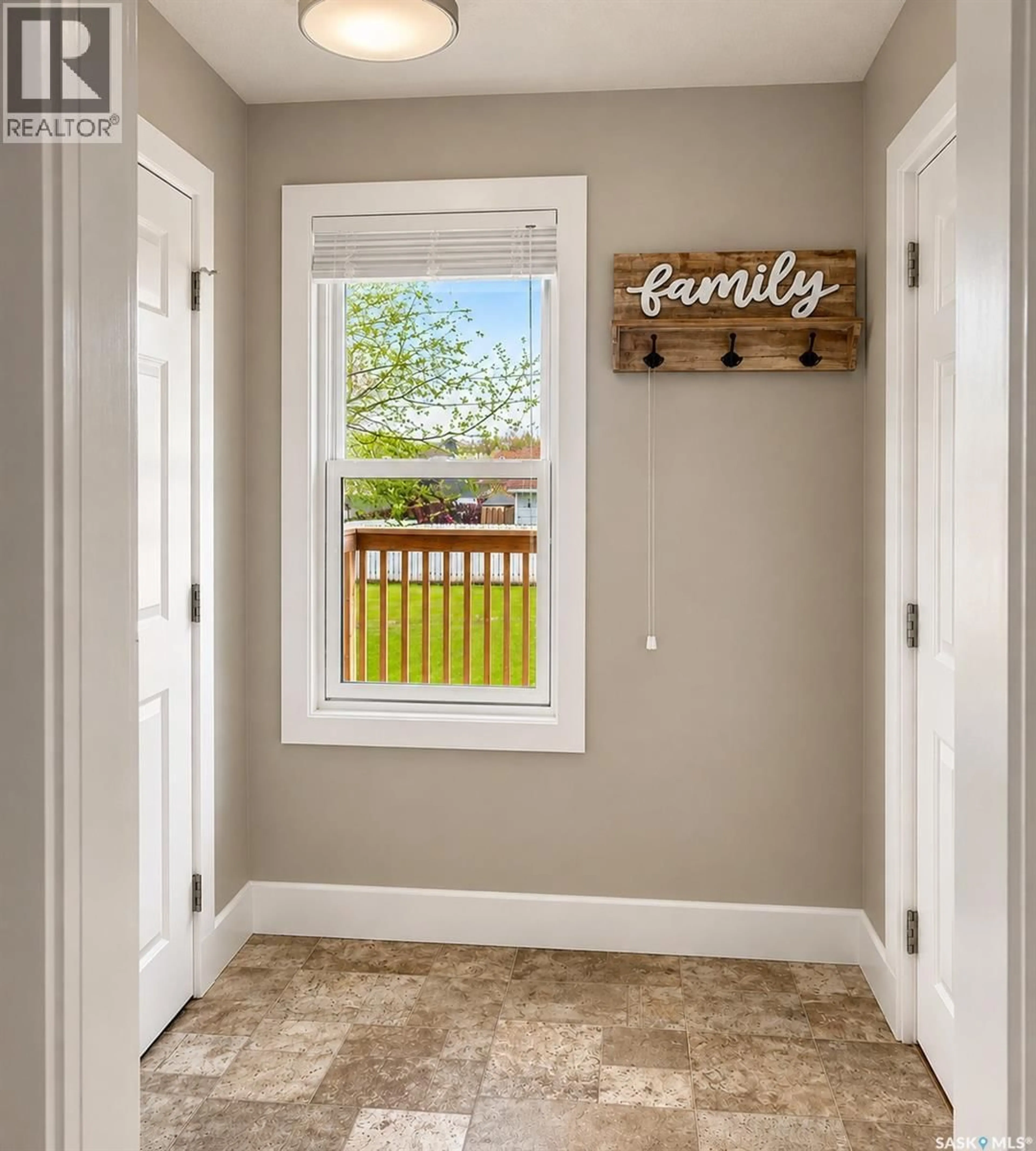 Indoor entryway for 208 4TH AVENUE, Shellbrook Saskatchewan S0J2E0