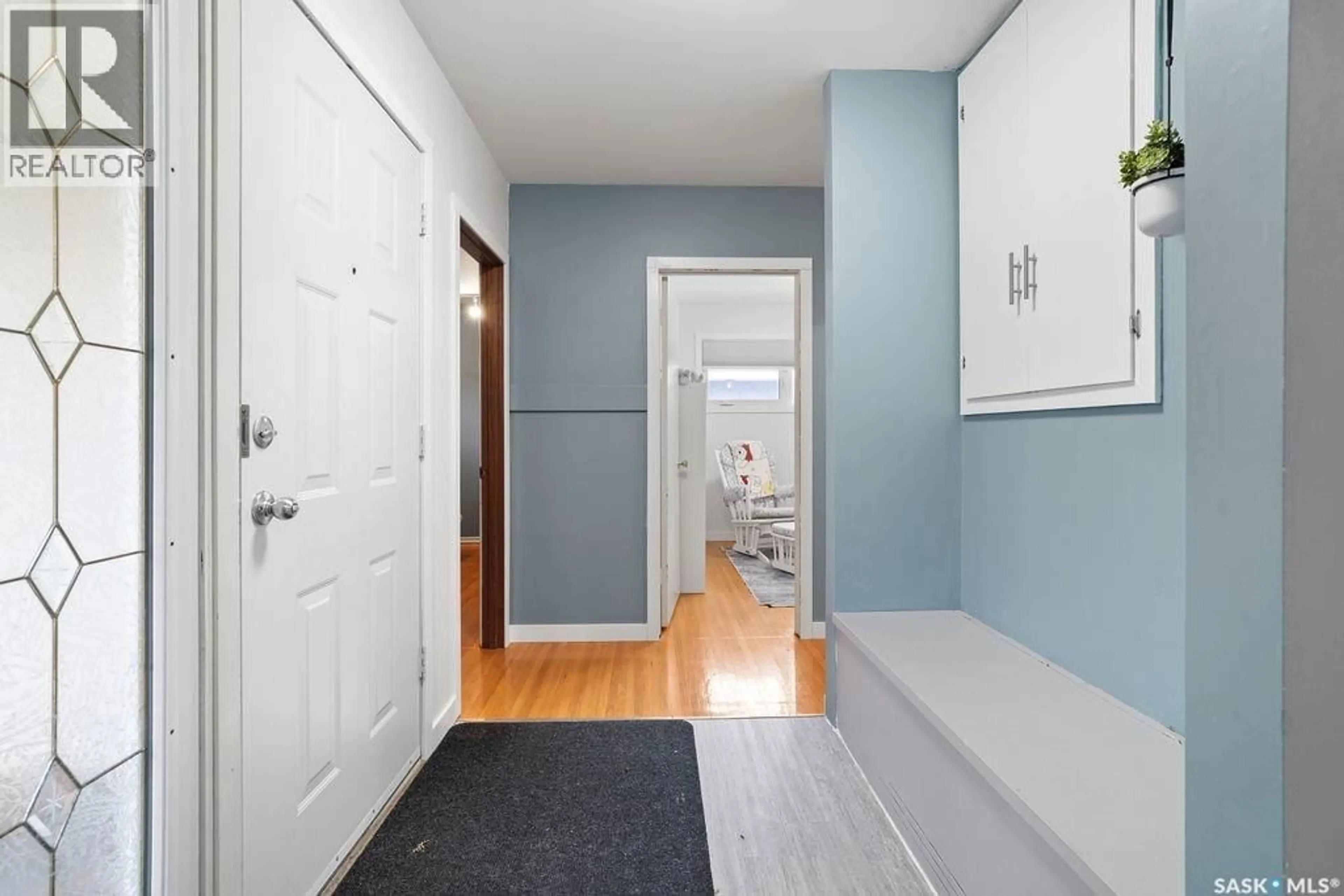 Indoor entryway for 72 CARDINAL CRESCENT, Regina Saskatchewan S4S4Y5