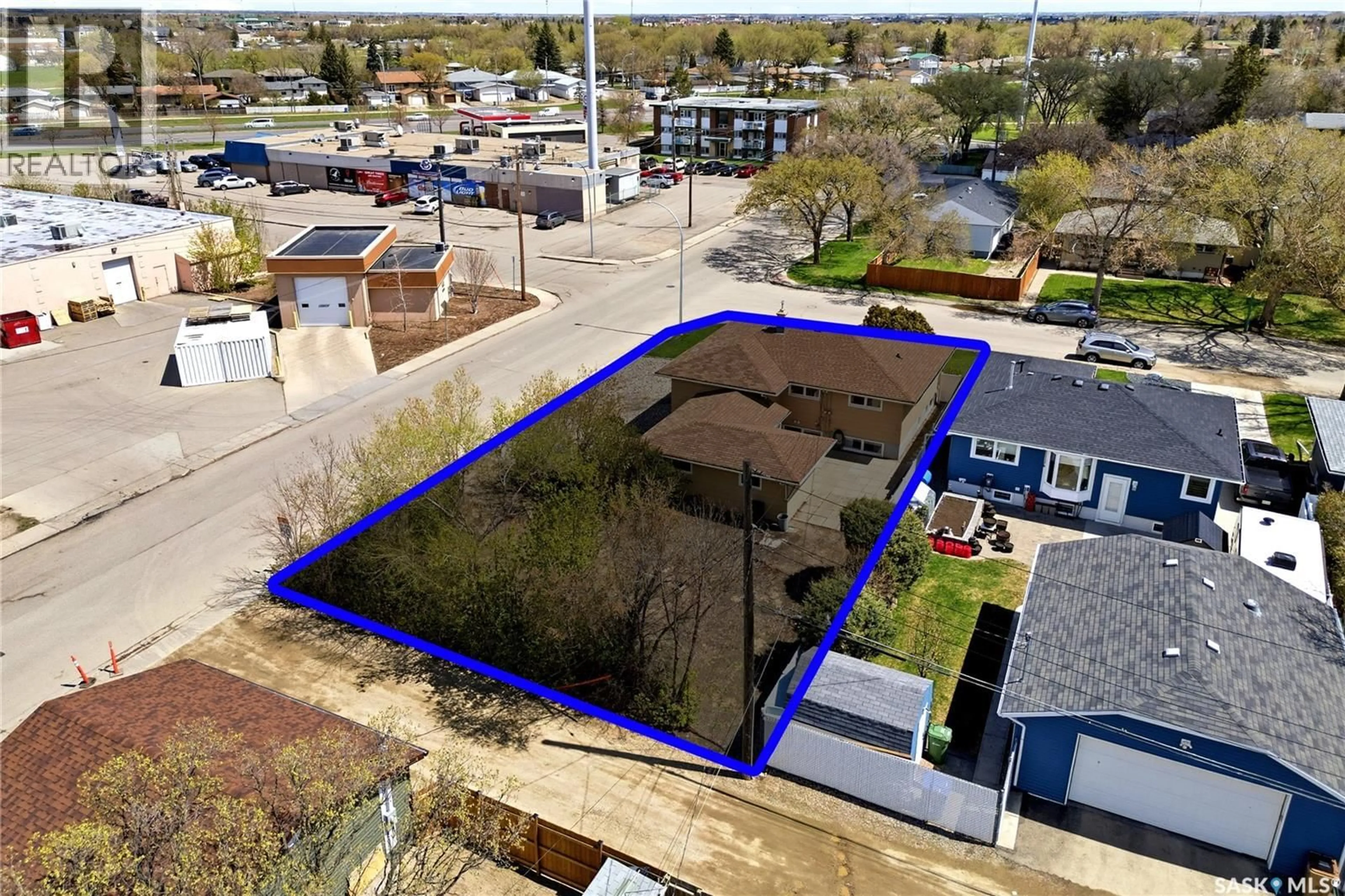 A pic from outside/outdoor area/front of a property/back of a property/a pic from drone, street for 2500 ROTHWELL STREET, Regina Saskatchewan S4N2C8