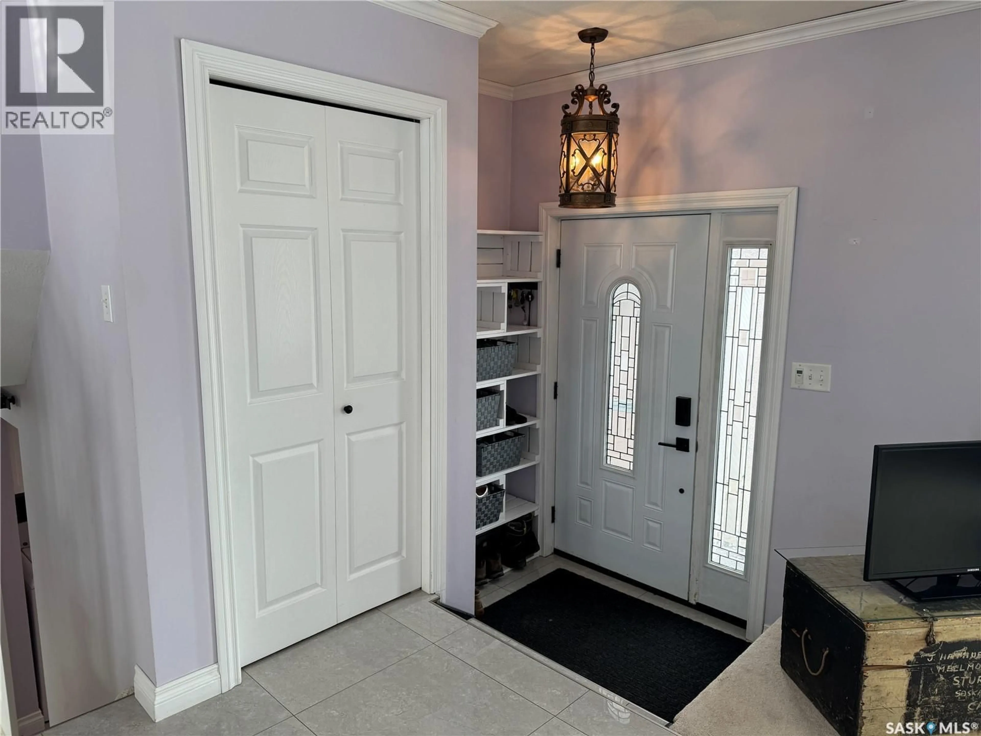 Indoor entryway for 734 WOLLASTON COURT, Saskatoon Saskatchewan S7J4E5