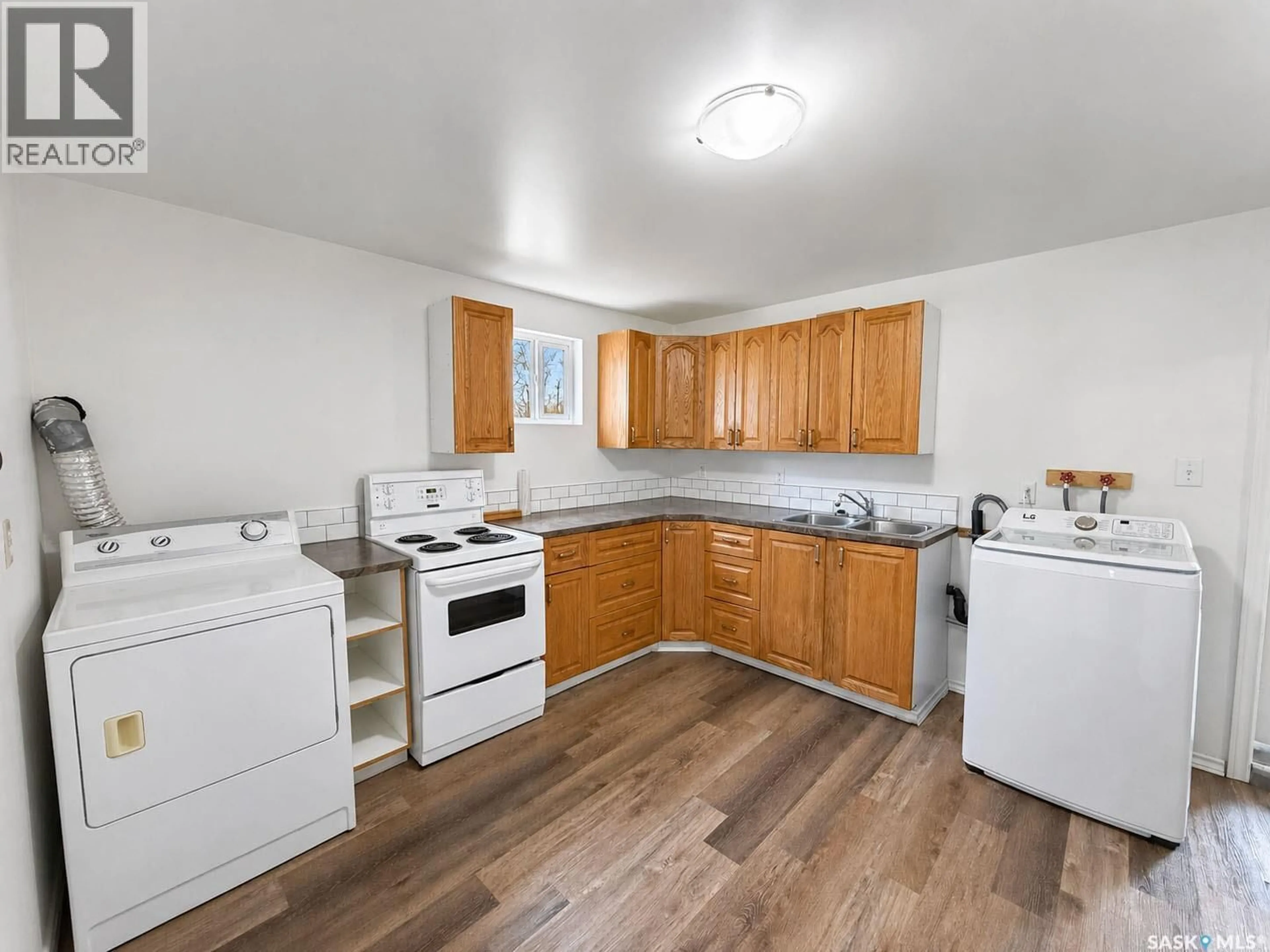 Standard kitchen, unknown for 1338 18TH STREET, Prince Albert Saskatchewan S6V4B9