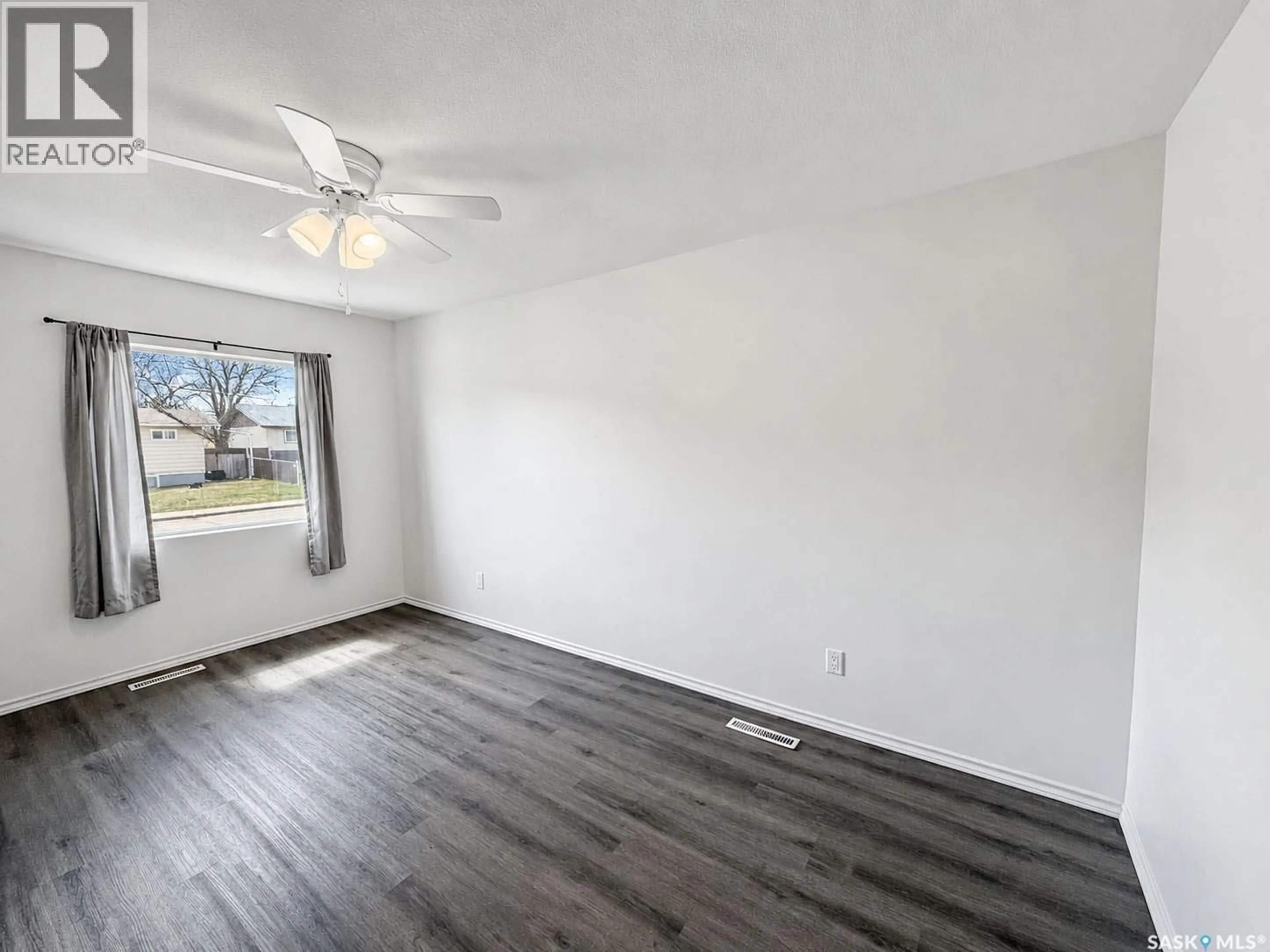 A pic of a room for 1338 18TH STREET, Prince Albert Saskatchewan S6V4B9