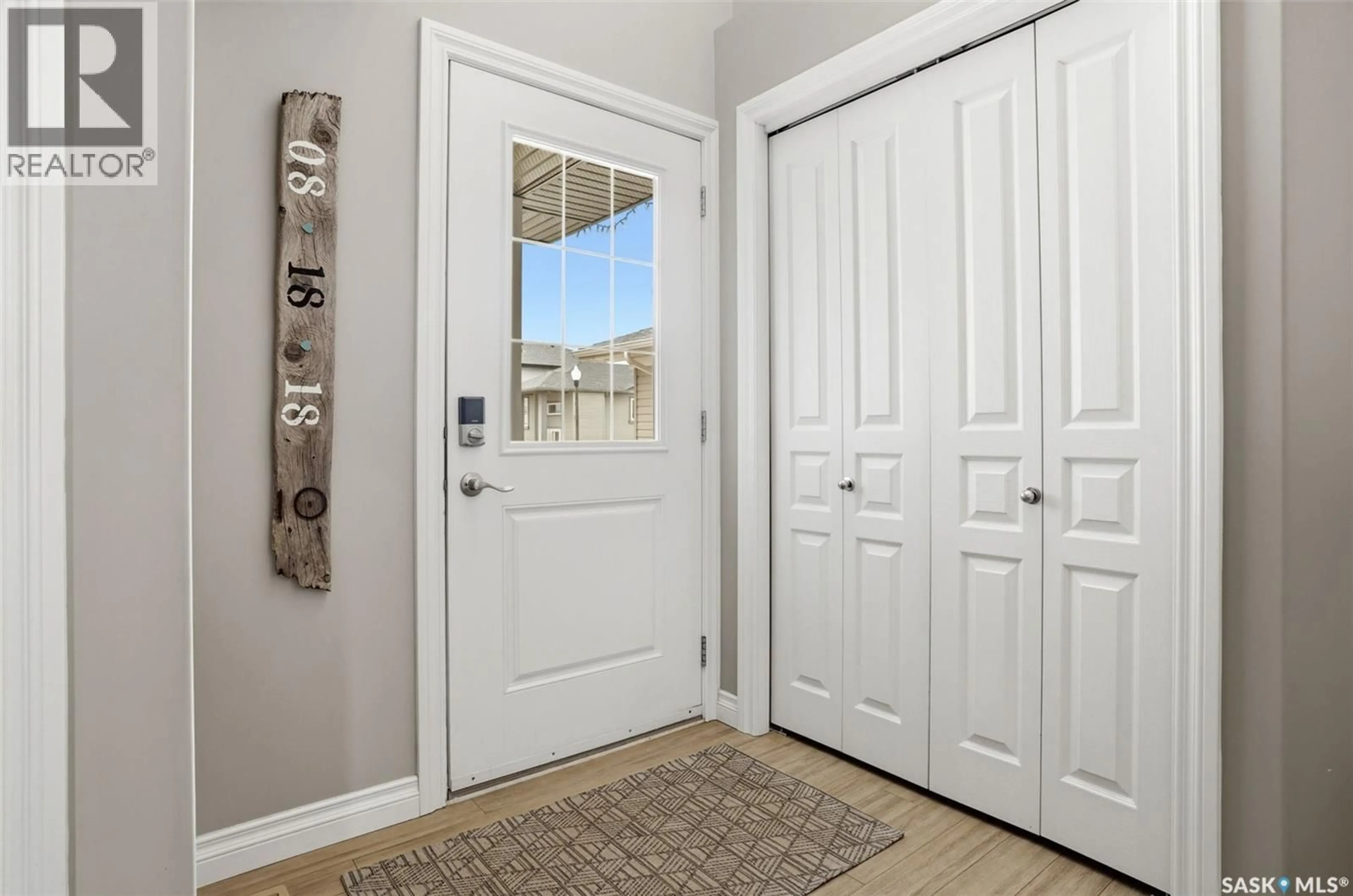 Indoor entryway for 5464 AERIAL CRESCENT, Regina Saskatchewan S4W0C9