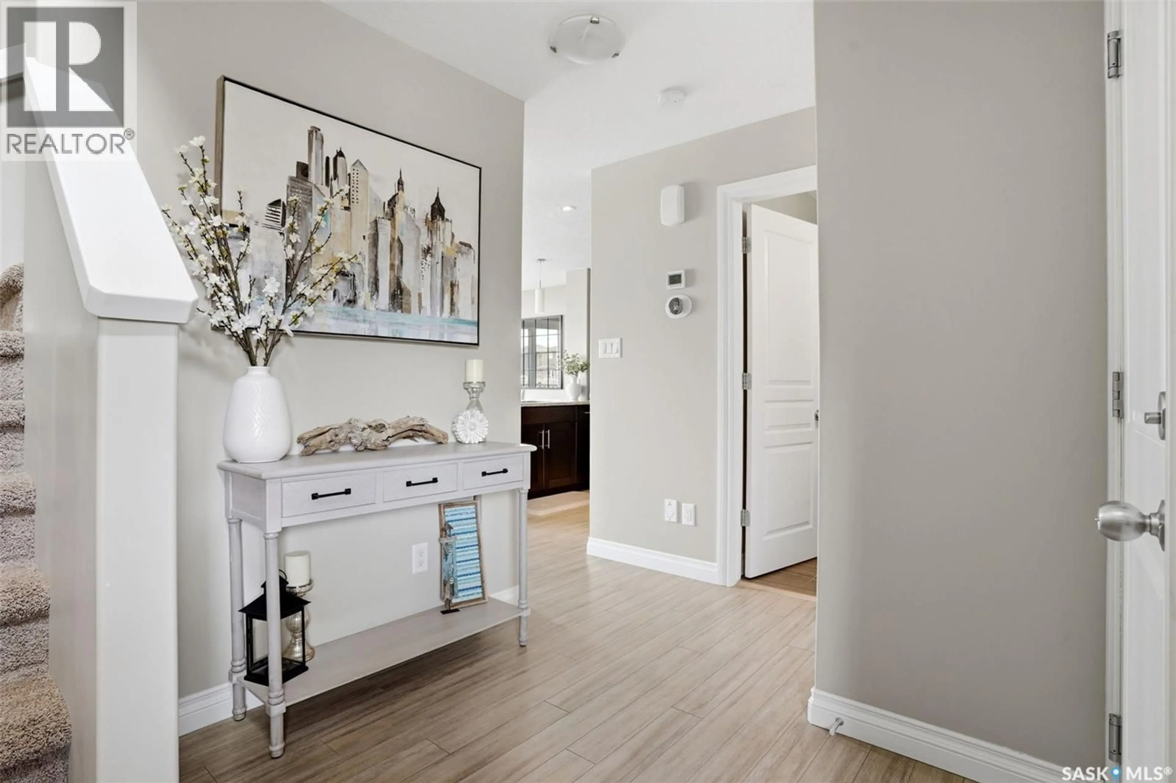 Indoor entryway for 5464 AERIAL CRESCENT, Regina Saskatchewan S4W0C9