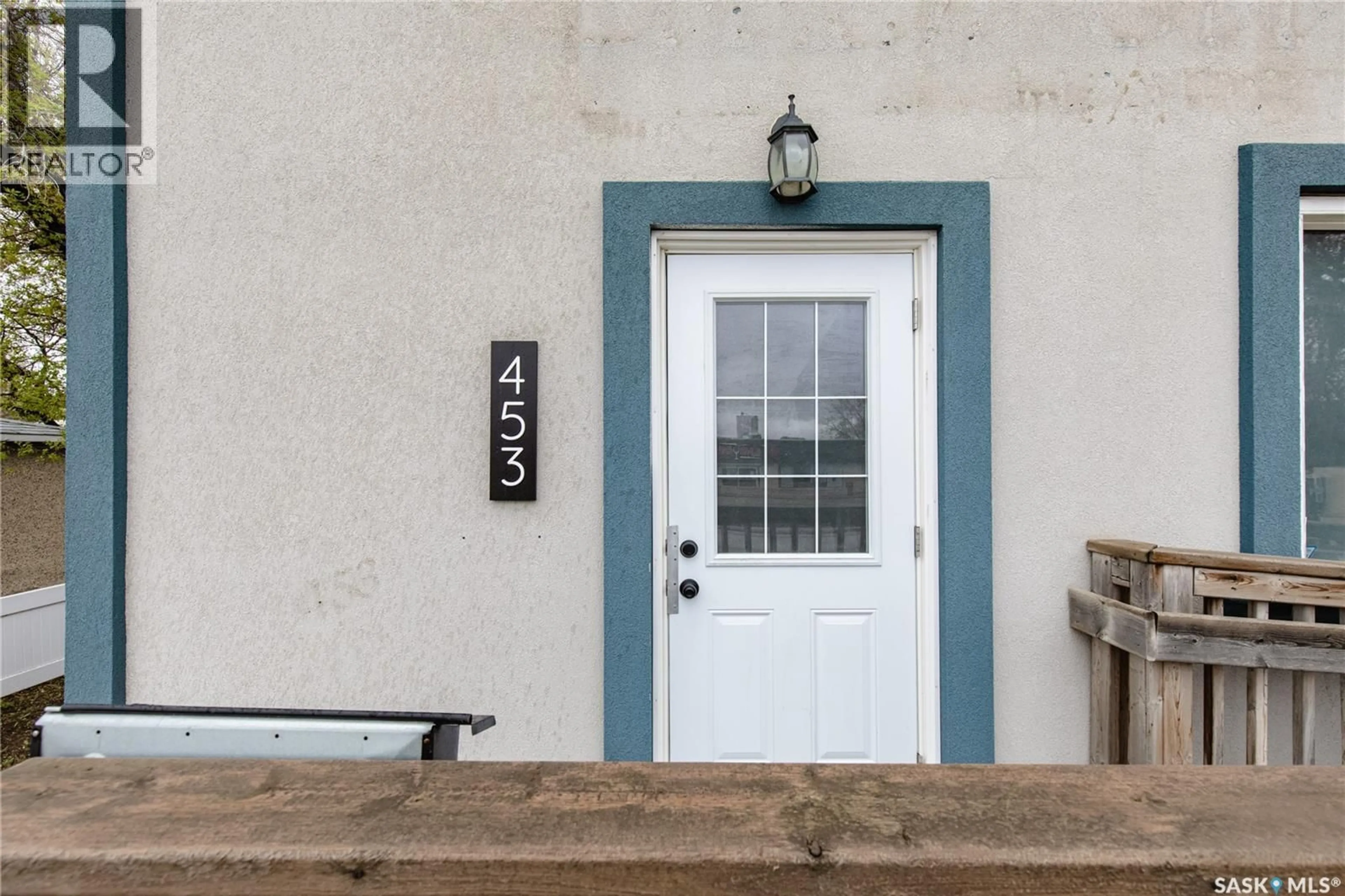 Indoor entryway for 453 LILLOOET STREET, Moose Jaw Saskatchewan S6H4Z4