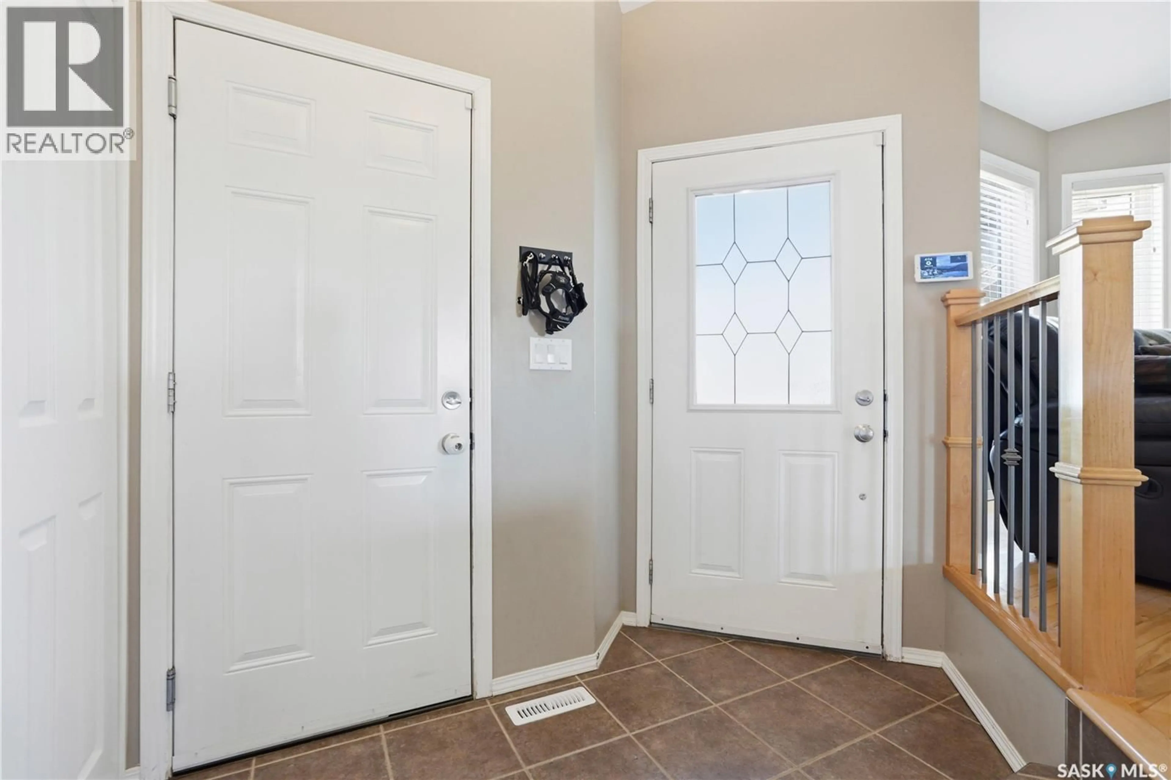 Indoor entryway for 114 FAWCETT CRESCENT, Saskatoon Saskatchewan S7T0G1