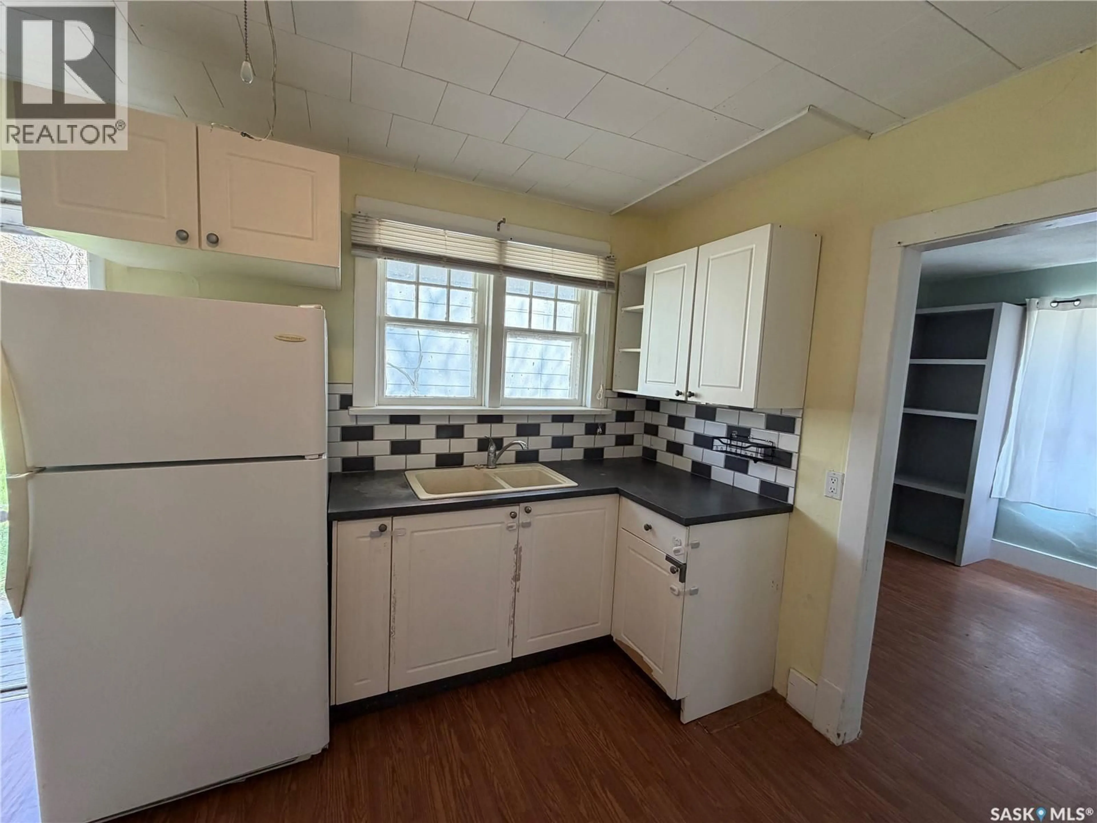 Standard kitchen, unknown for 10 RAILWAY AVENUE, Redvers Saskatchewan S0C2H0