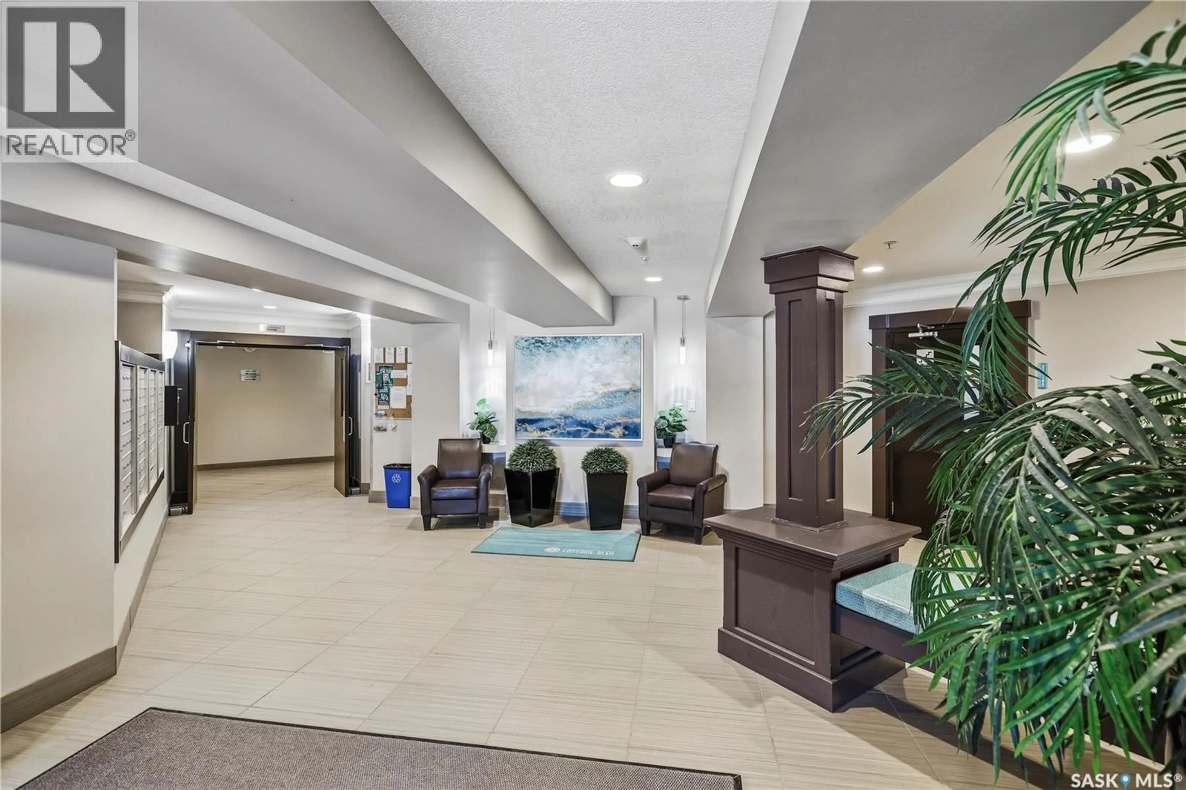 Lobby for 5303 - 325 UNIVERSAL CRESCENT, Regina Saskatchewan S4W0L1