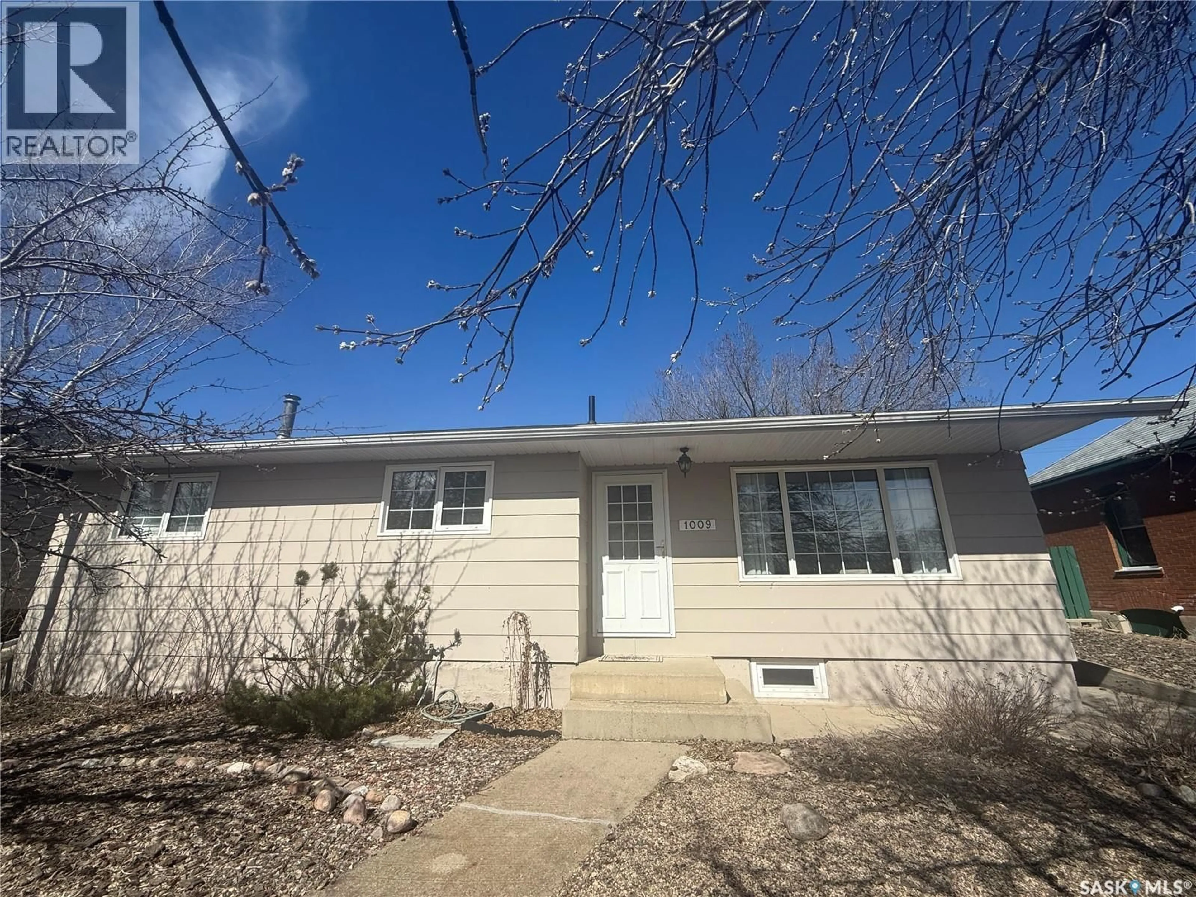 Unknown for 1009 FIRST STREET, Estevan Saskatchewan S4A0G7