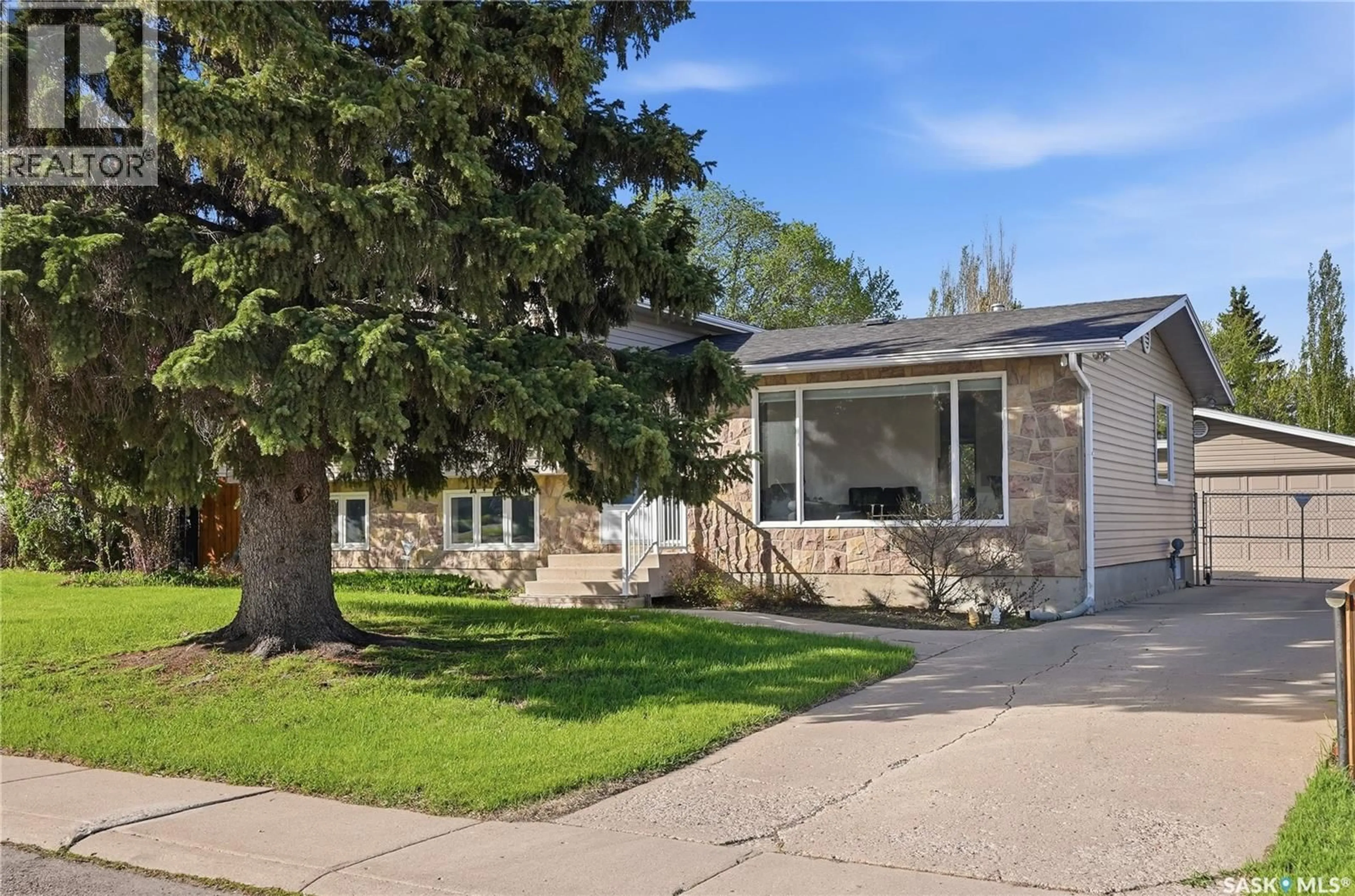 Home with brick exterior material, street for 28 MALTA CRESCENT, Saskatoon Saskatchewan S7L3W1