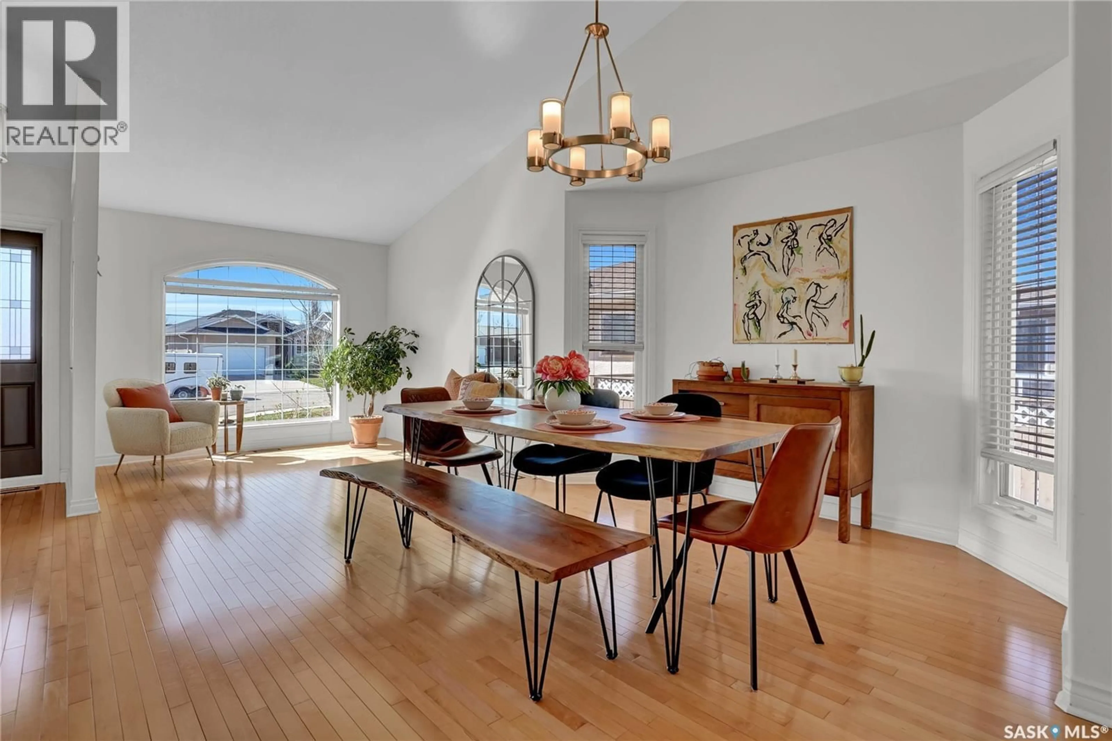 Dining room, unknown for 35 MARIGOLD CRESCENT, Moose Jaw Saskatchewan S6J1L2