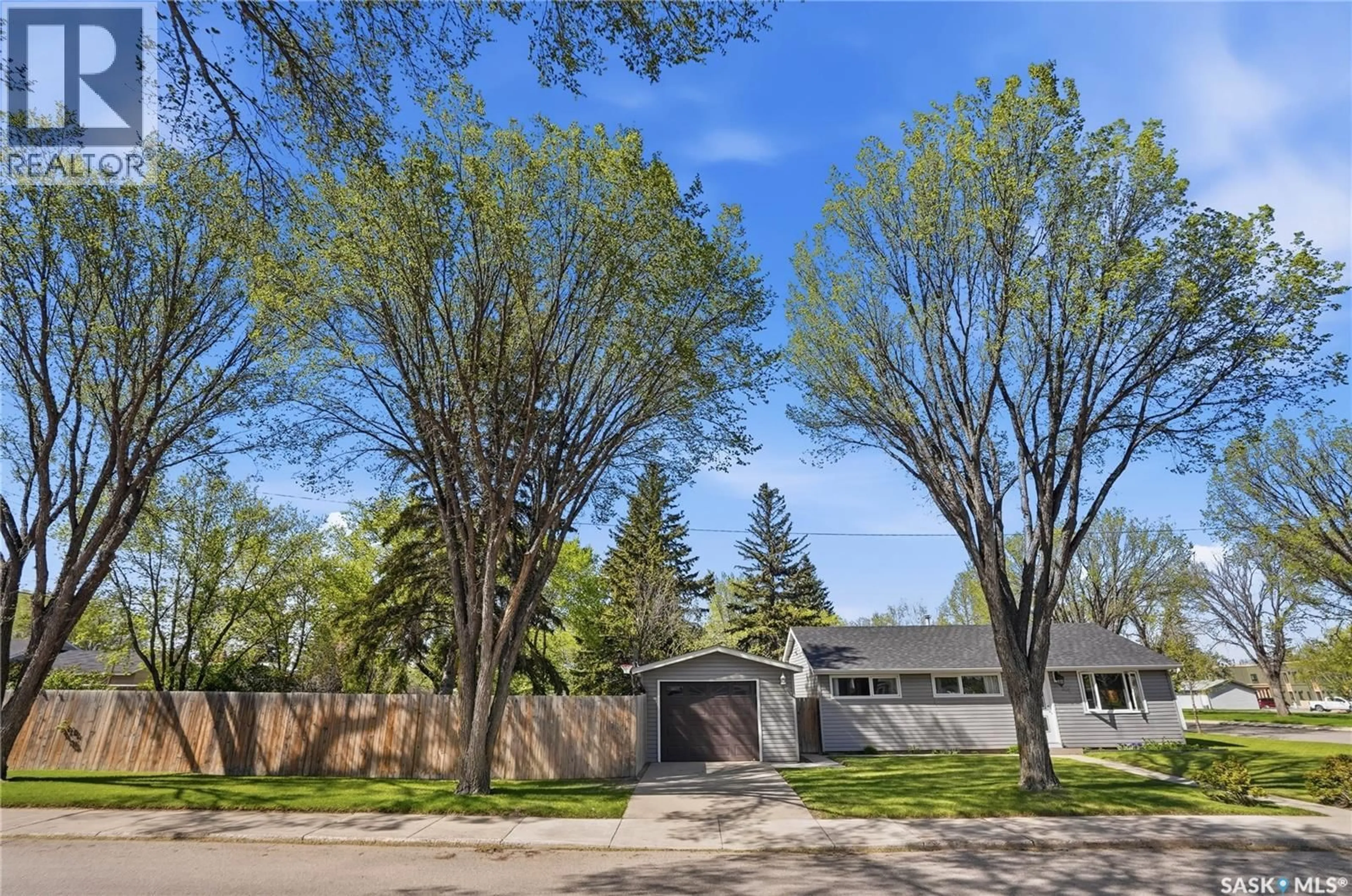 Unknown for 901 R AVENUE N, Saskatoon Saskatchewan S7L2Z4