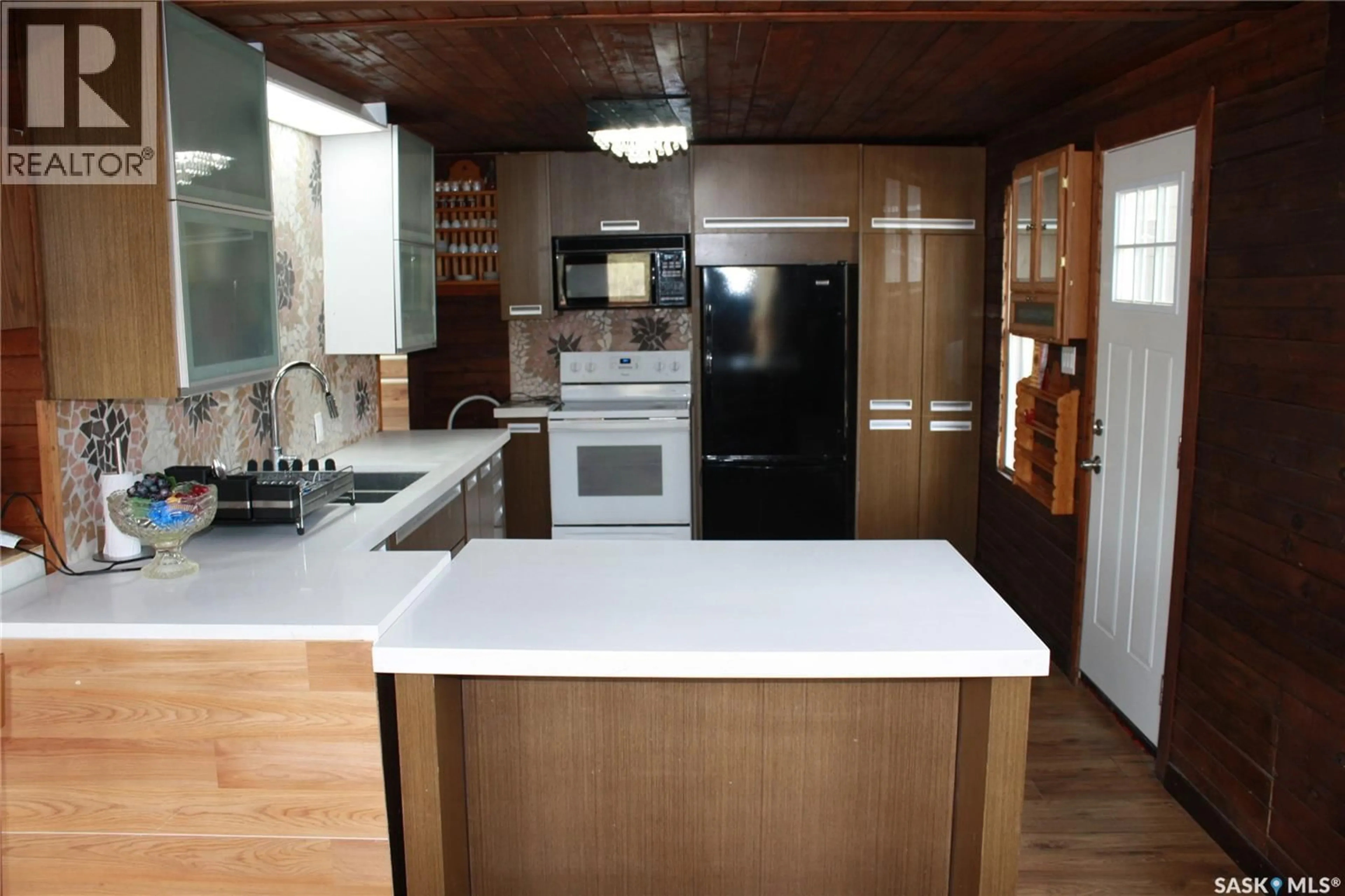Contemporary kitchen, unknown for 5097 DOMREMY BEACH, Wakaw Lake Saskatchewan S0K4P0