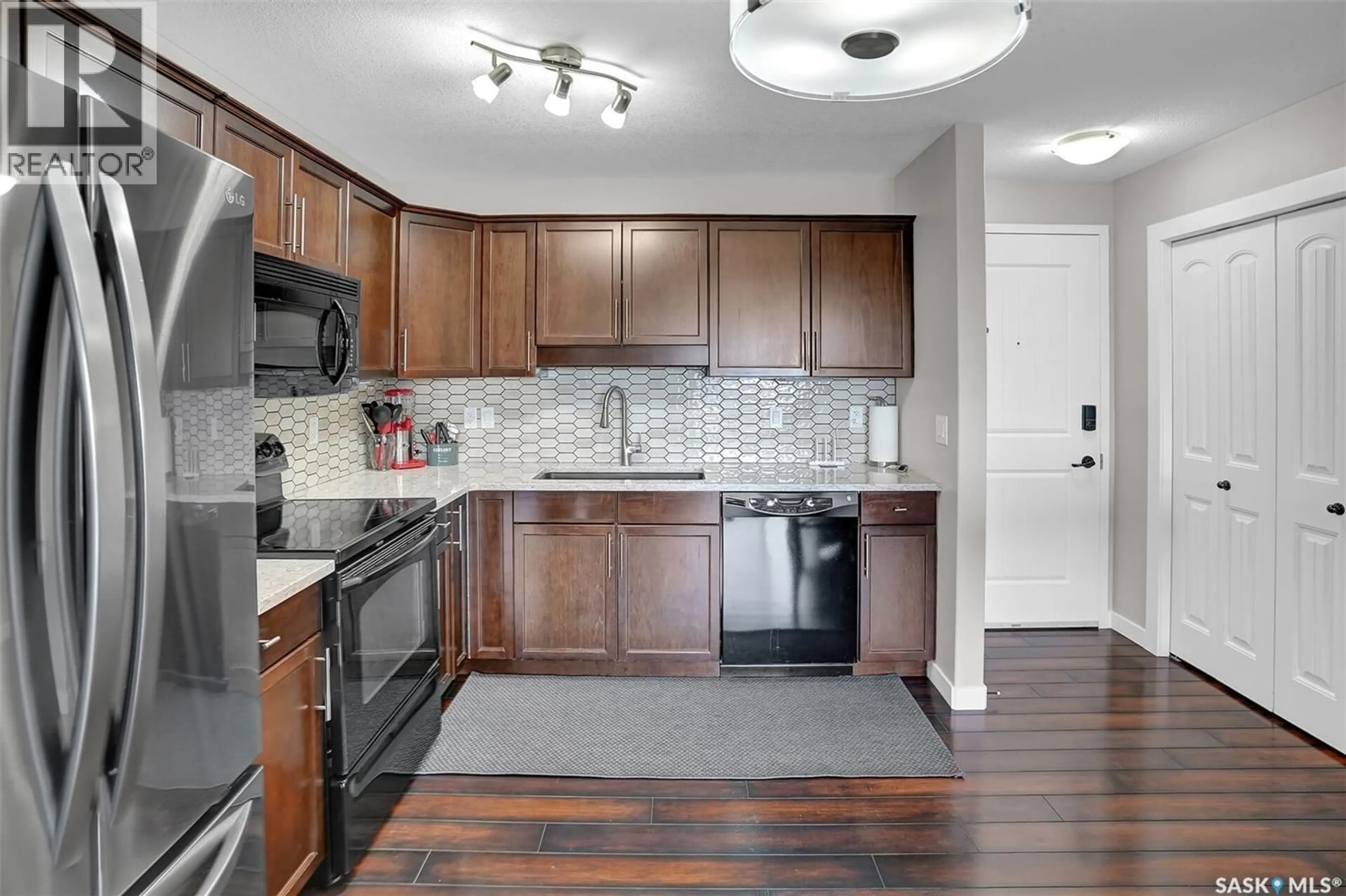 Standard kitchen, ceramic/tile floor for N - 310 E 1300 STOCKTON STREET, Regina Saskatchewan S4X0G1