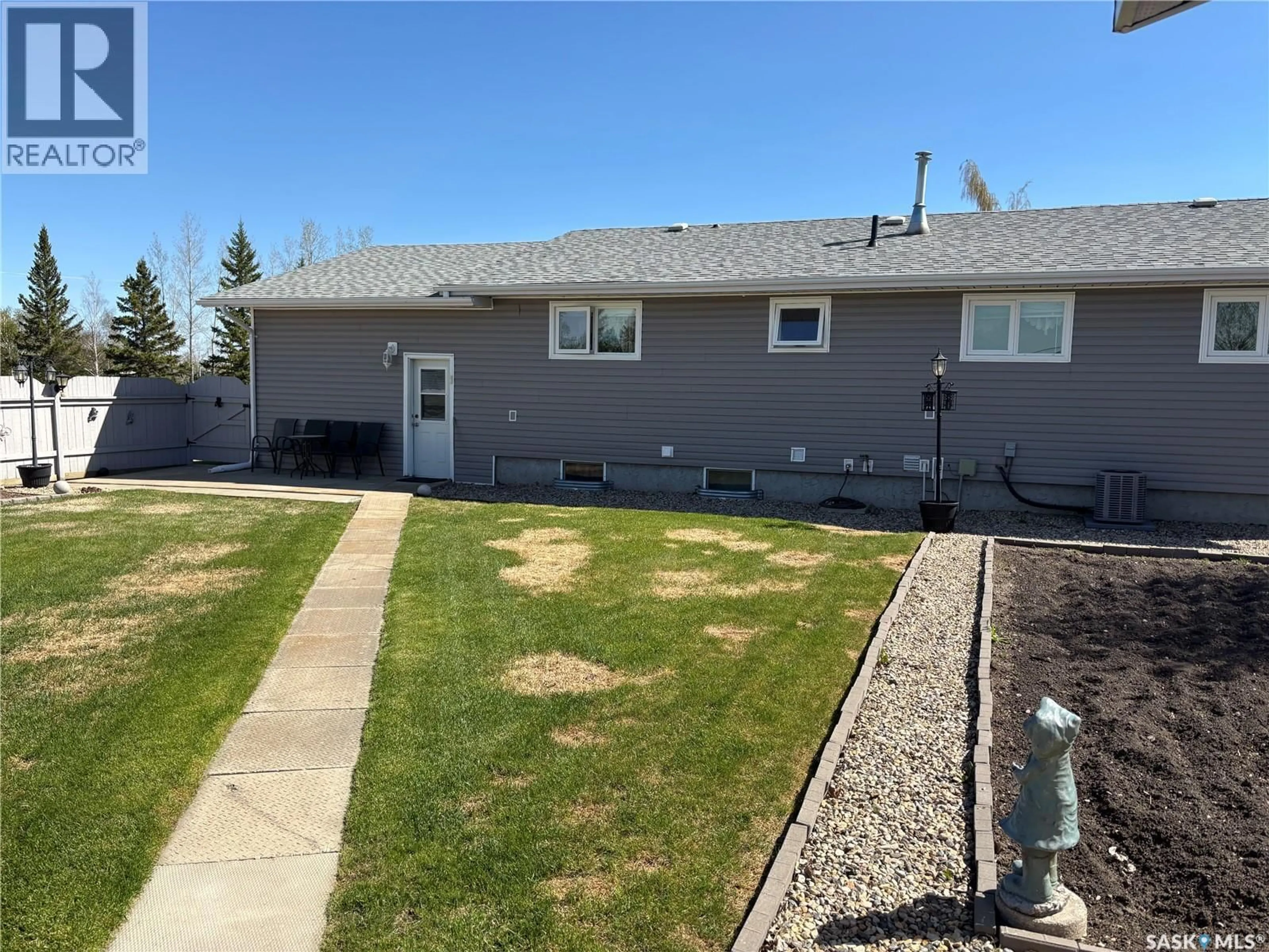 A pic from outside/outdoor area/front of a property/back of a property/a pic from drone, street for 91 2ND AVENUE, Humboldt Saskatchewan S0K2A0