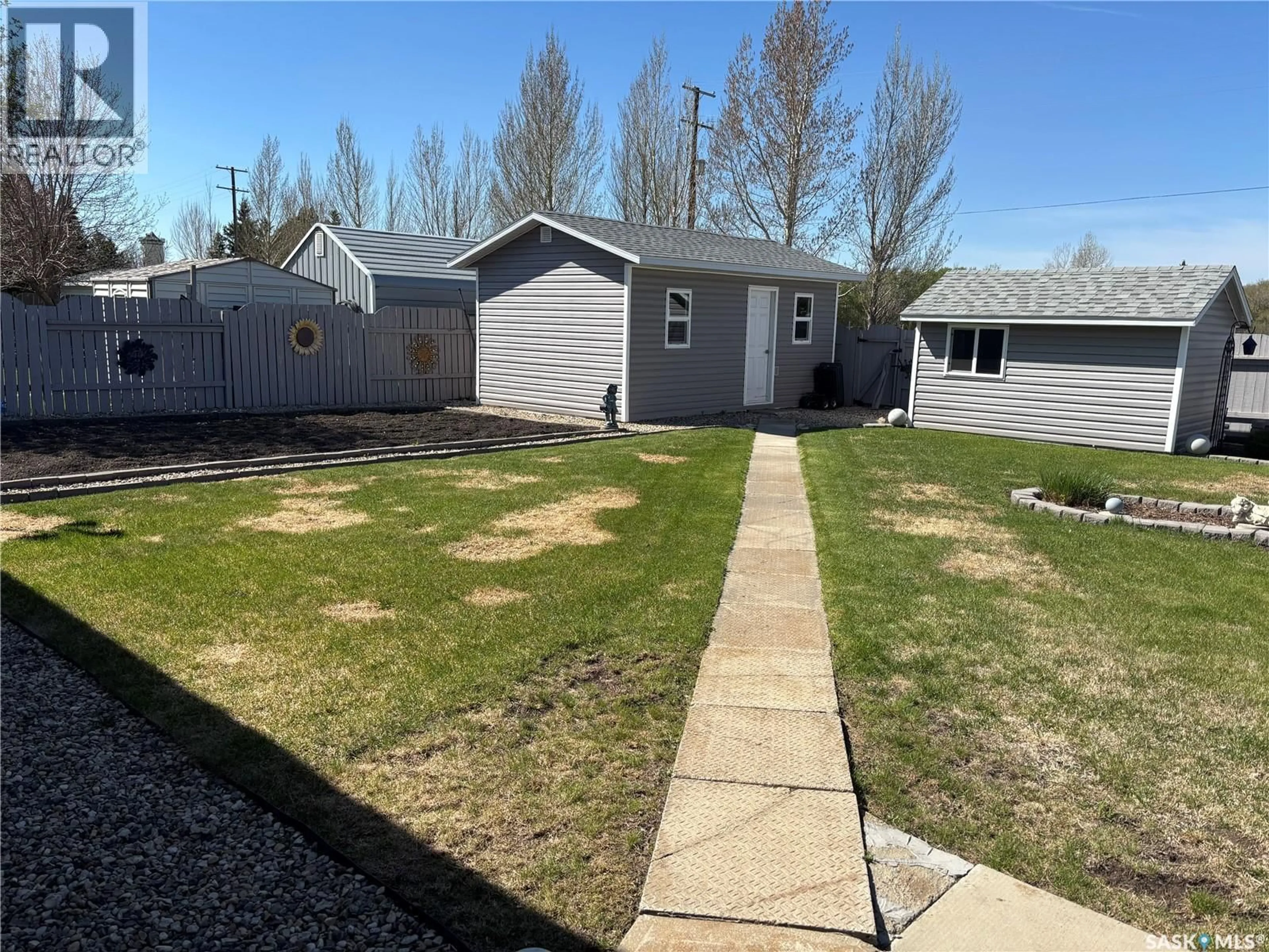 A pic from outside/outdoor area/front of a property/back of a property/a pic from drone, street for 91 2ND AVENUE, Humboldt Saskatchewan S0K2A0