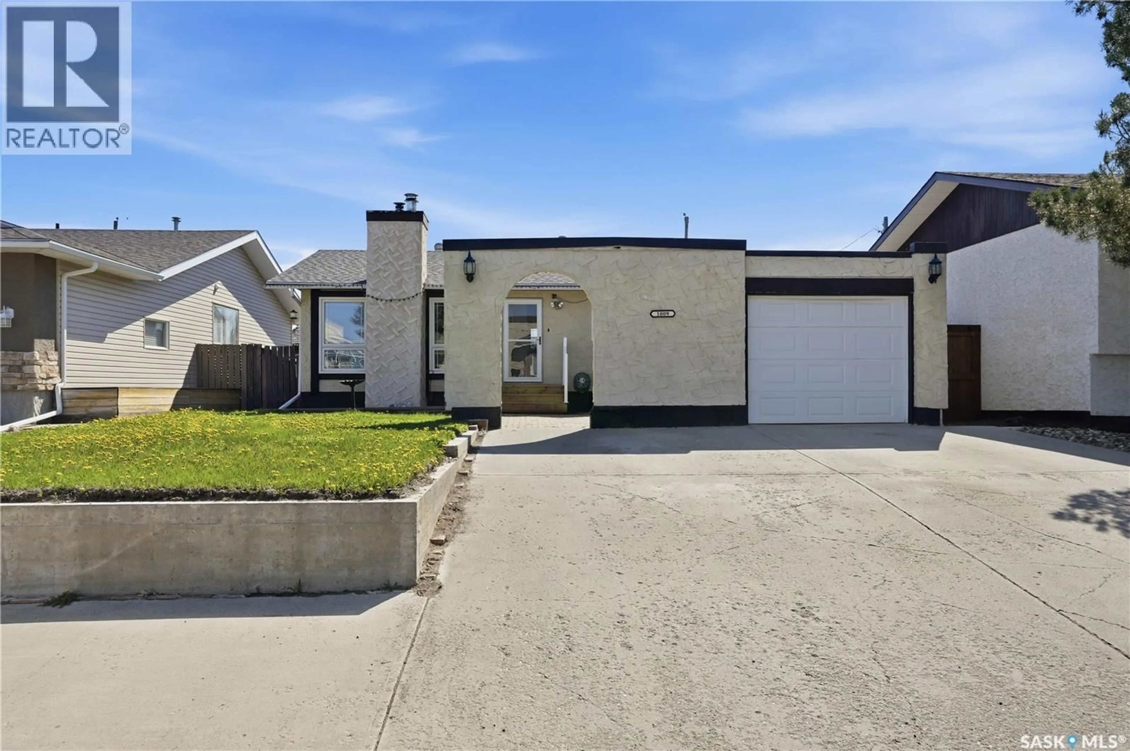 Unknown for 1009 CORMAN CRESCENT, Moose Jaw Saskatchewan S6H6V5