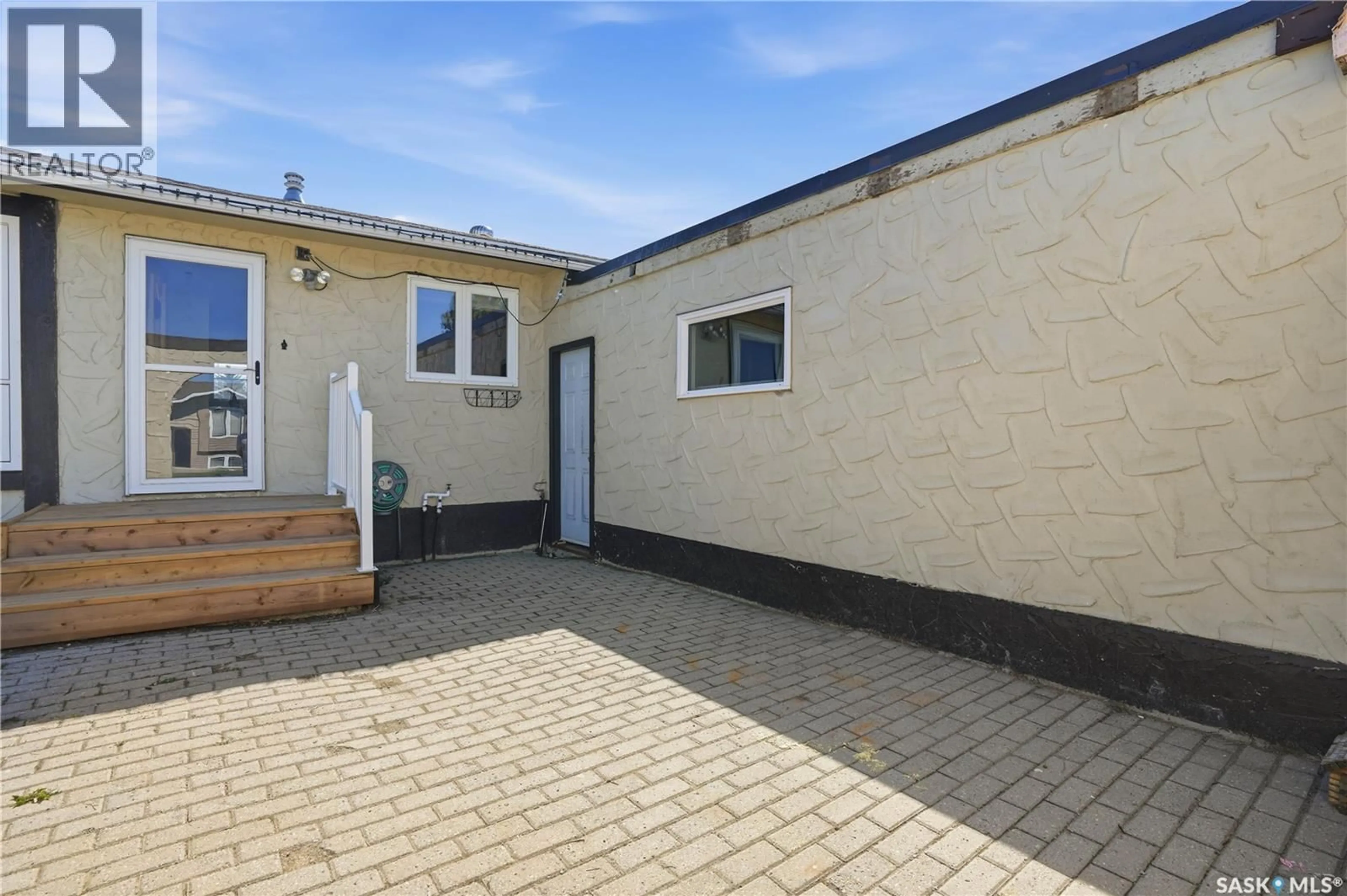 Unknown for 1009 CORMAN CRESCENT, Moose Jaw Saskatchewan S6H6V5