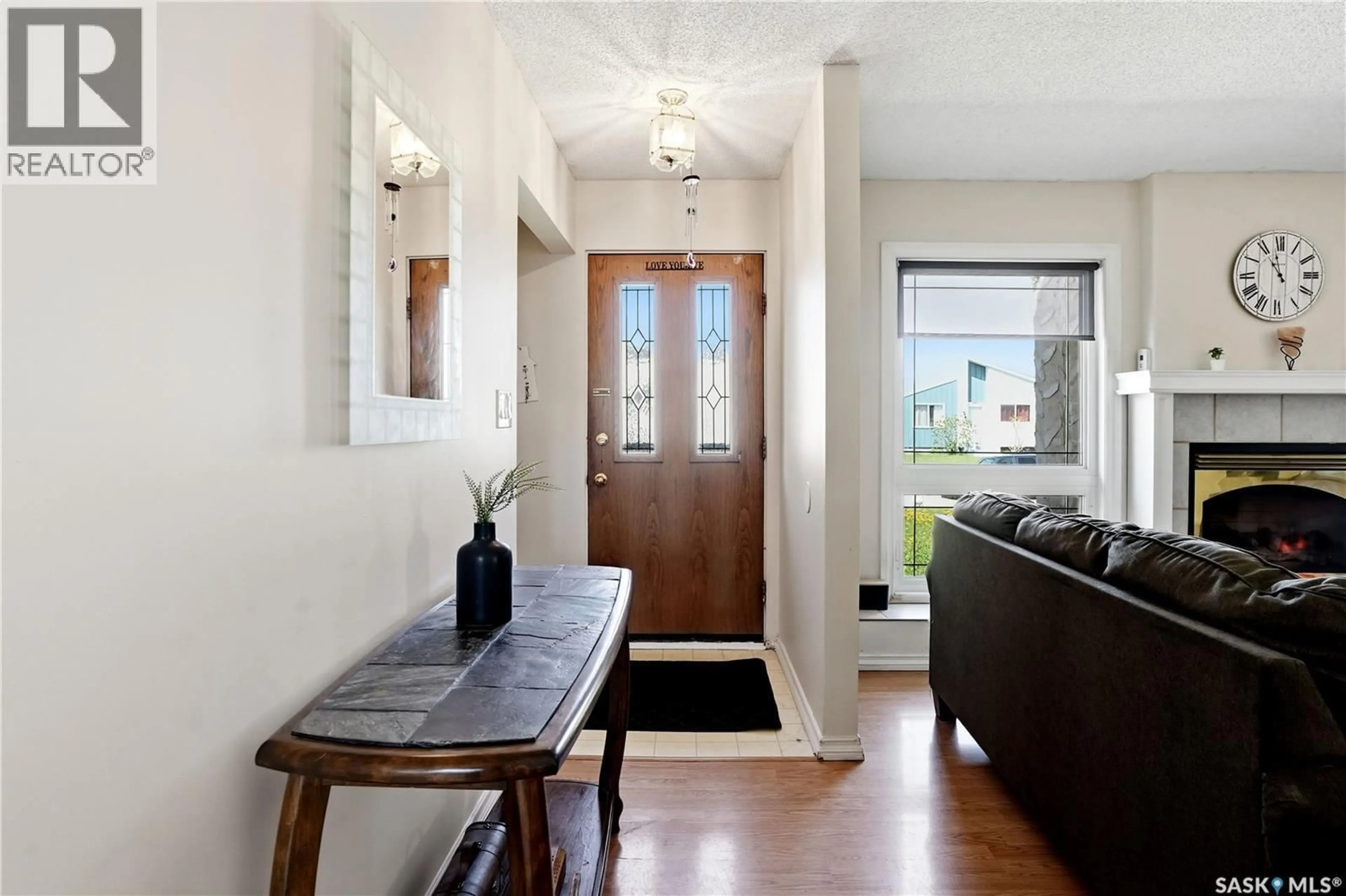 Indoor entryway for 1009 CORMAN CRESCENT, Moose Jaw Saskatchewan S6H6V5