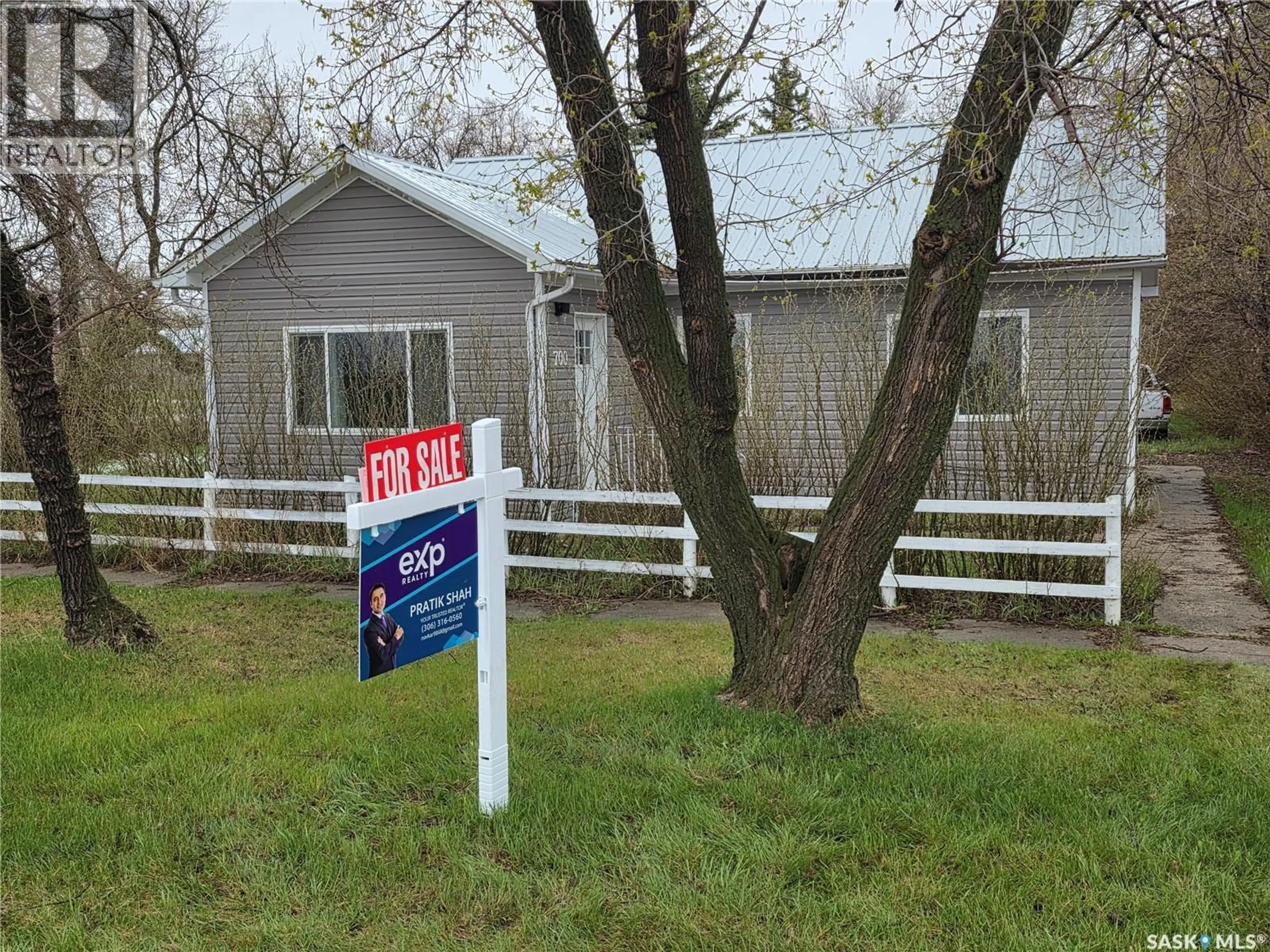 Shed for 700 RAILWAY AVENUE, Dysart Saskatchewan S0G1H0
