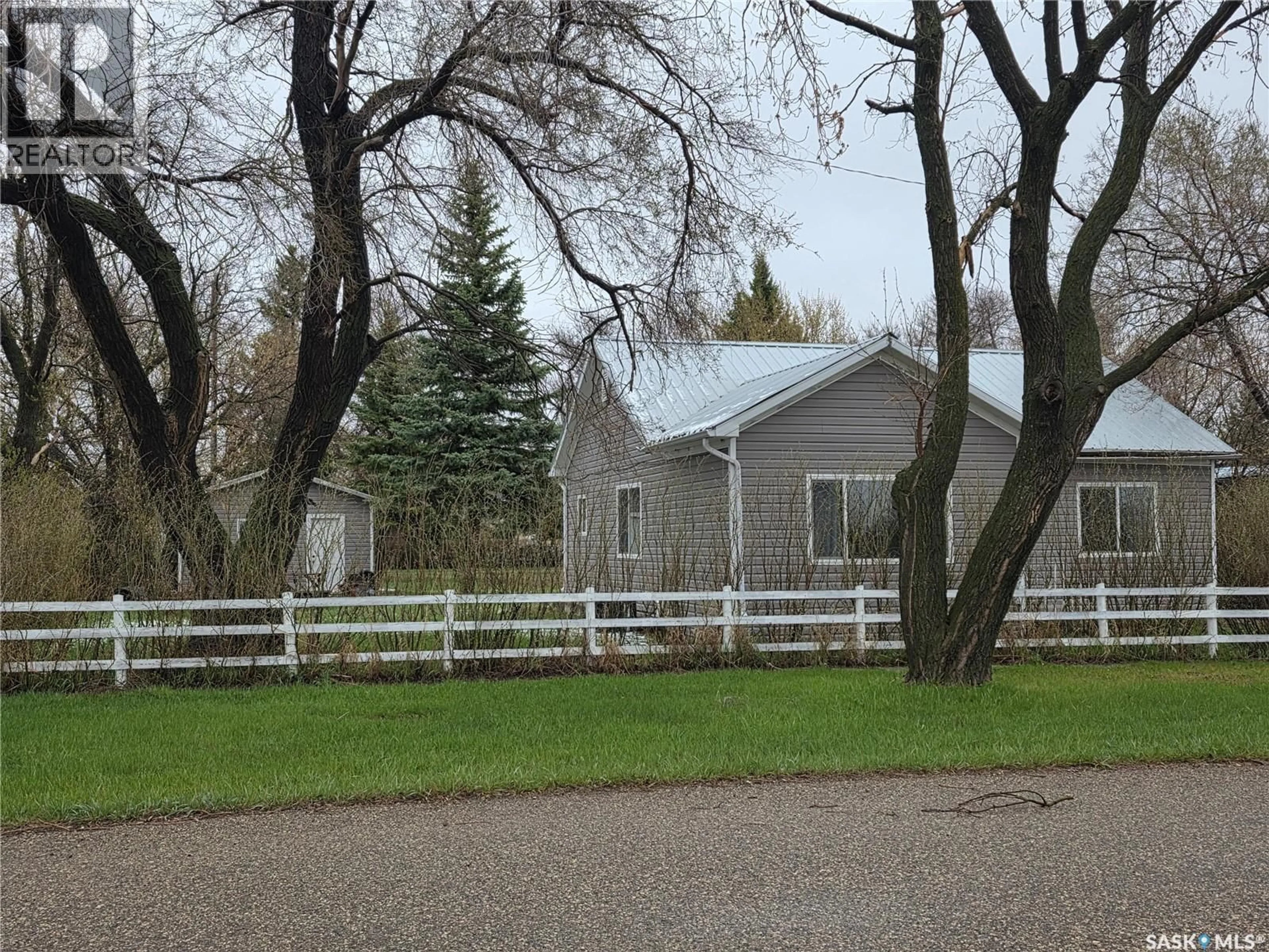 Shed for 700 RAILWAY AVENUE, Dysart Saskatchewan S0G1H0