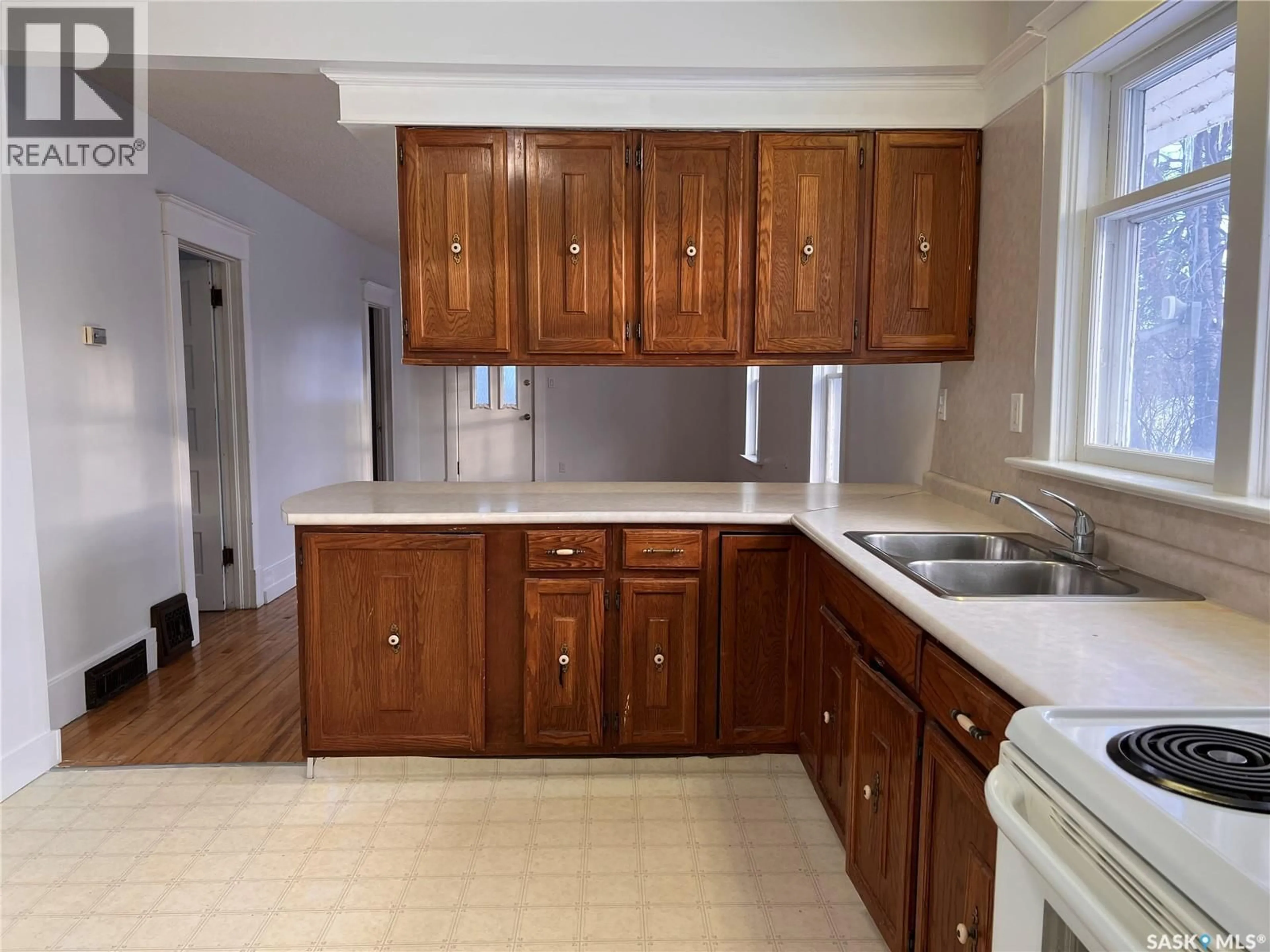 Standard kitchen, unknown for 215 7TH STREET, Wynyard Saskatchewan S0A4T0
