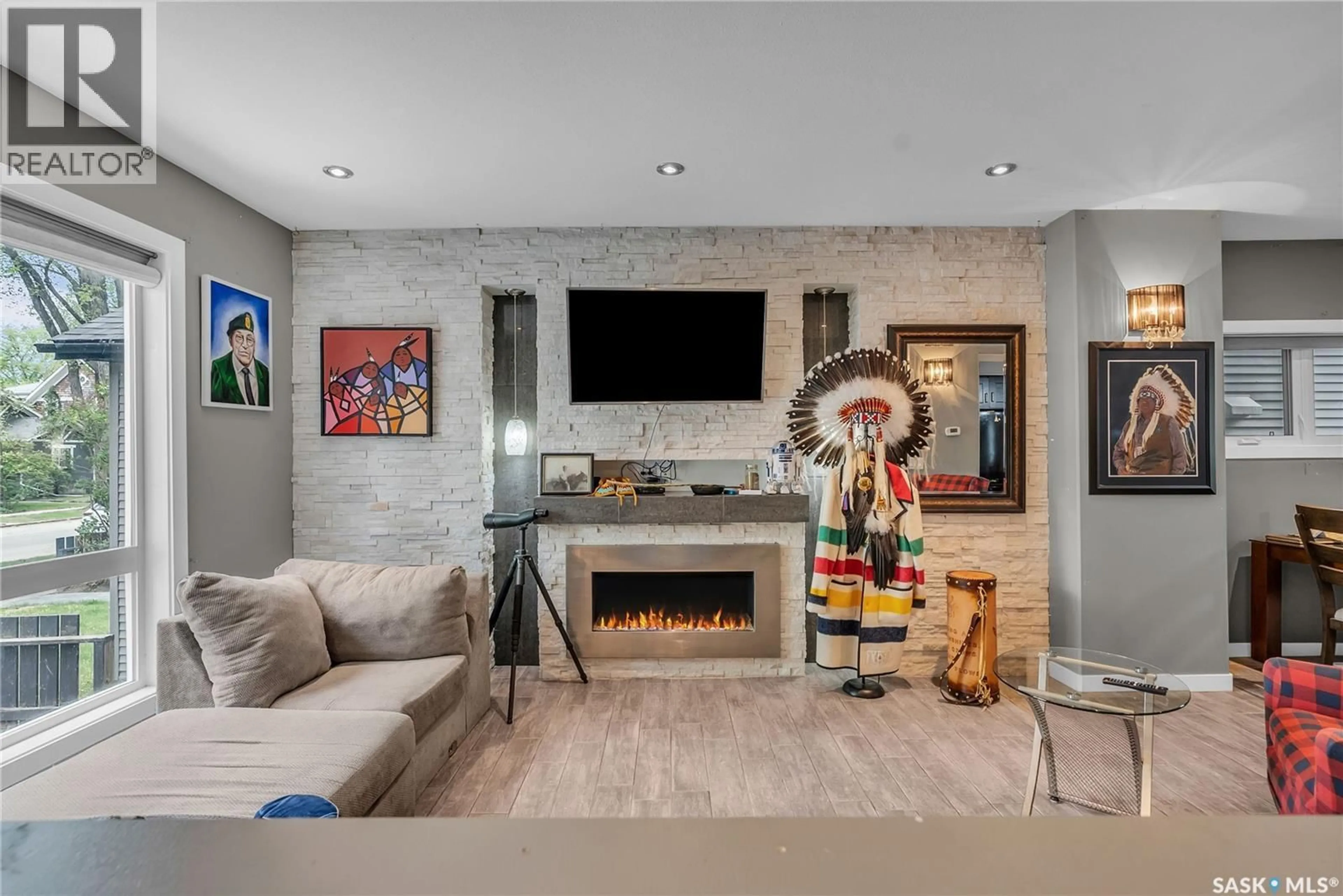 Home theater for 727 6TH AVENUE, Saskatoon Saskatchewan S7K2S8