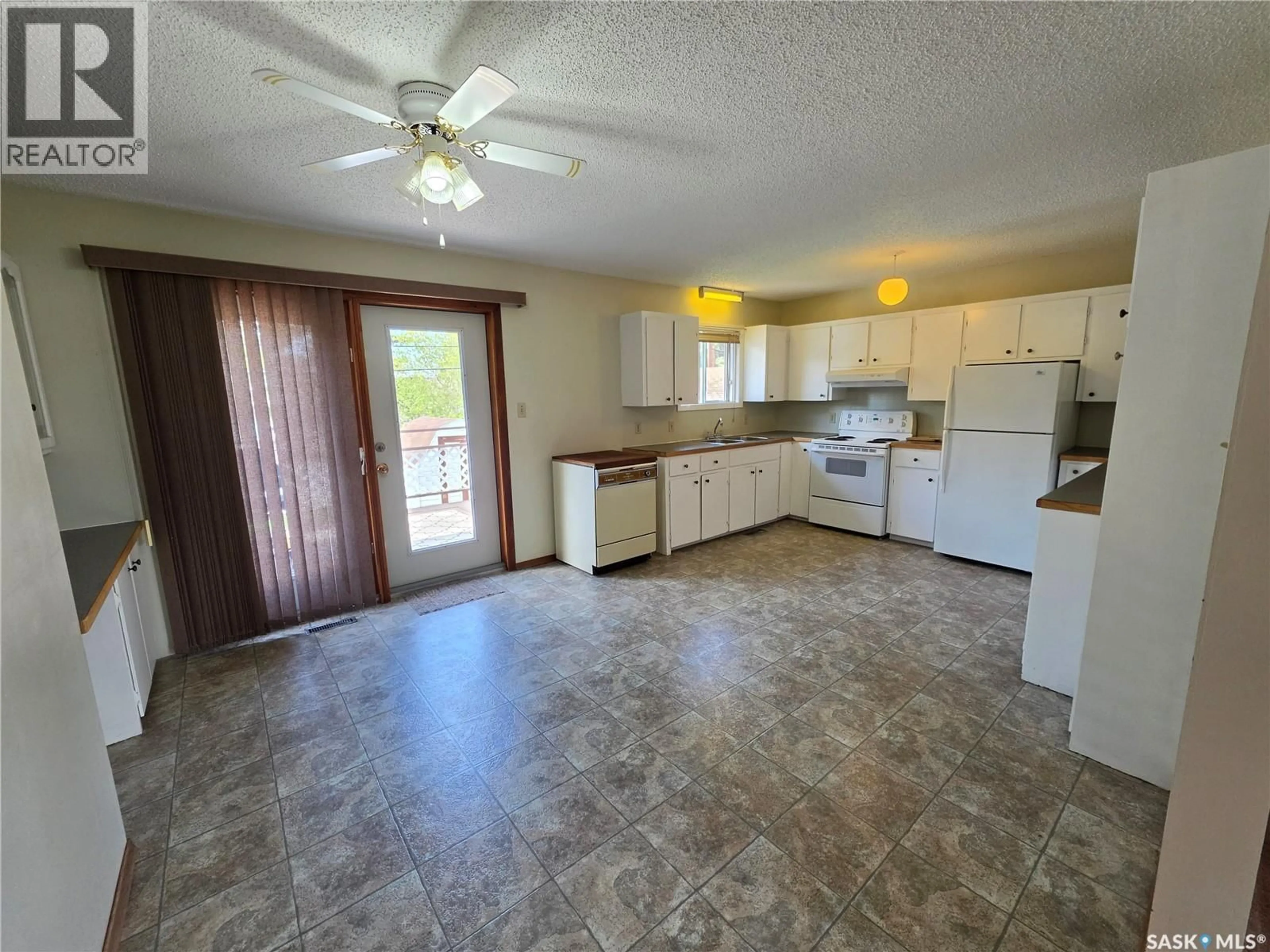 A pic of a room for 613 2ND STREET W, Meadow Lake Saskatchewan S9X1E6