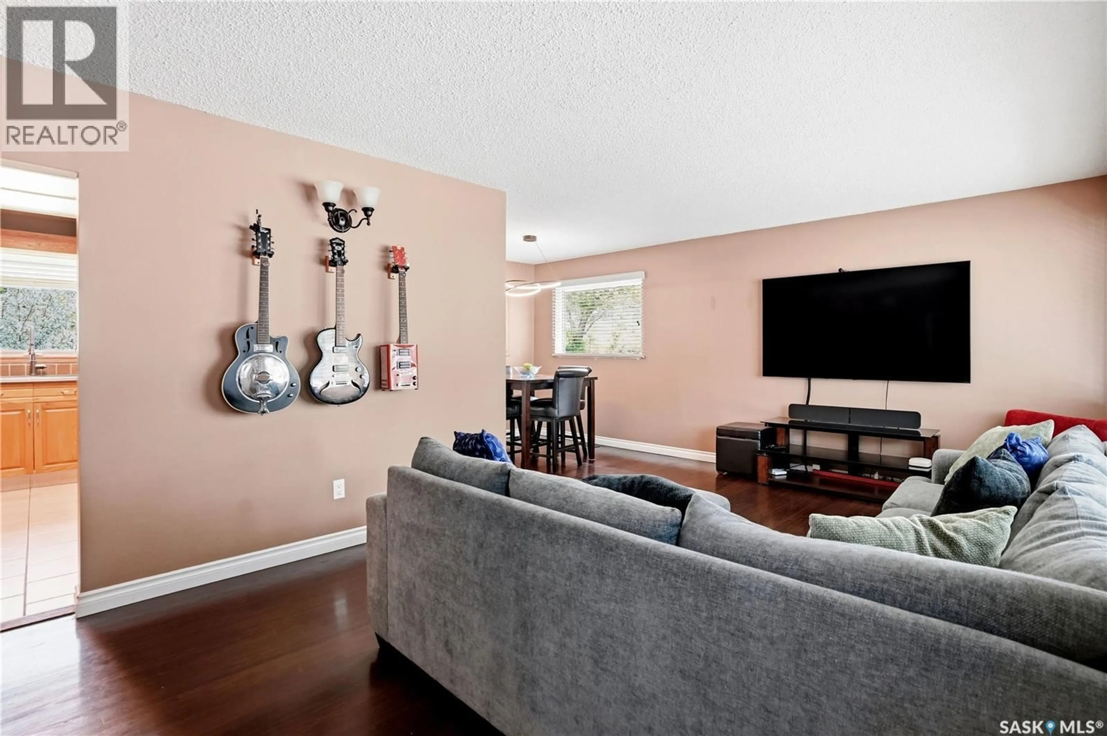 Living room with furniture, unknown for 1120 BROADWAY AVENUE, Regina Saskatchewan S4N1A8