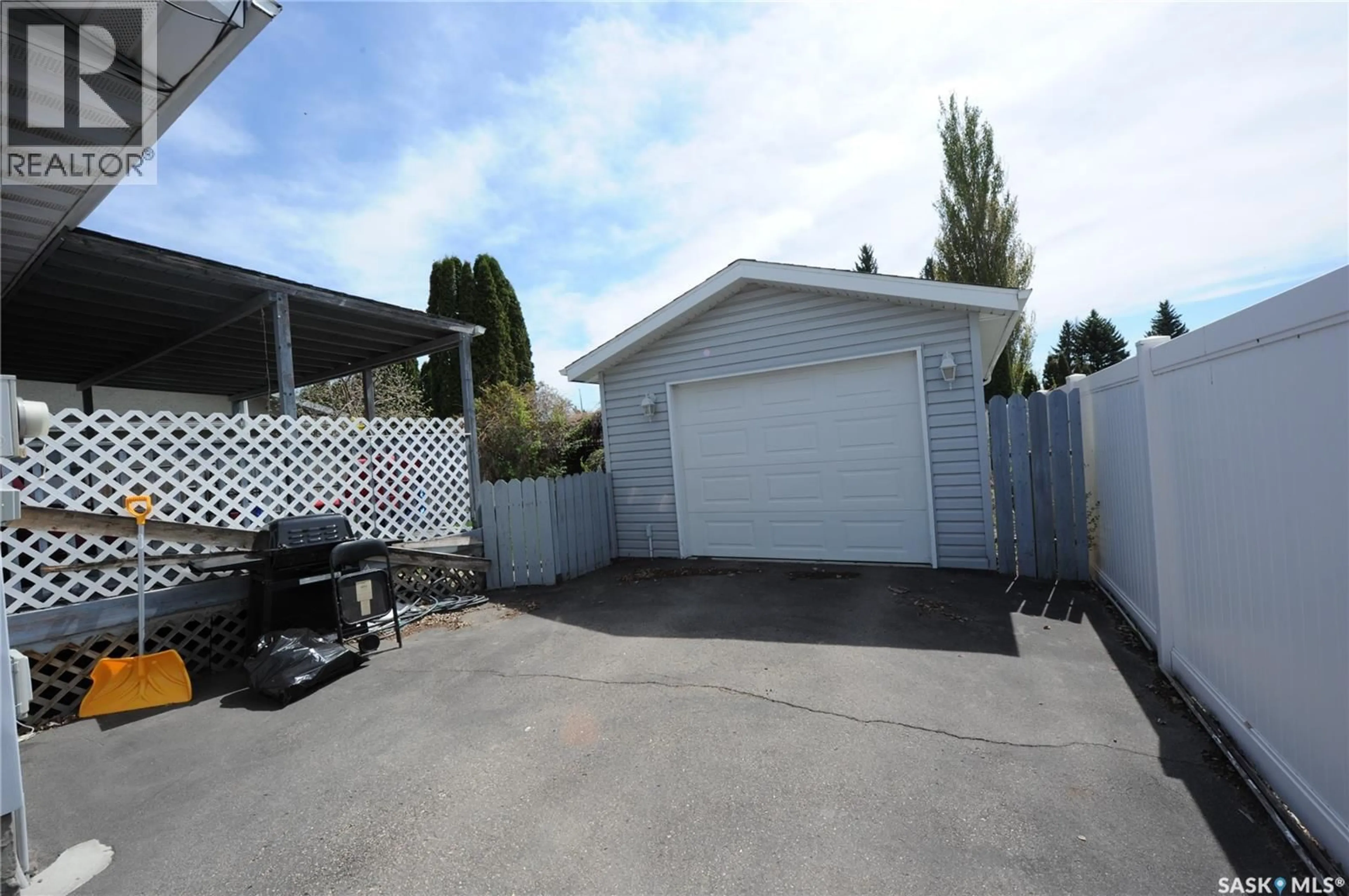 Unknown for 571 PENDYGRASSE ROAD, Saskatoon Saskatchewan S7M5P6