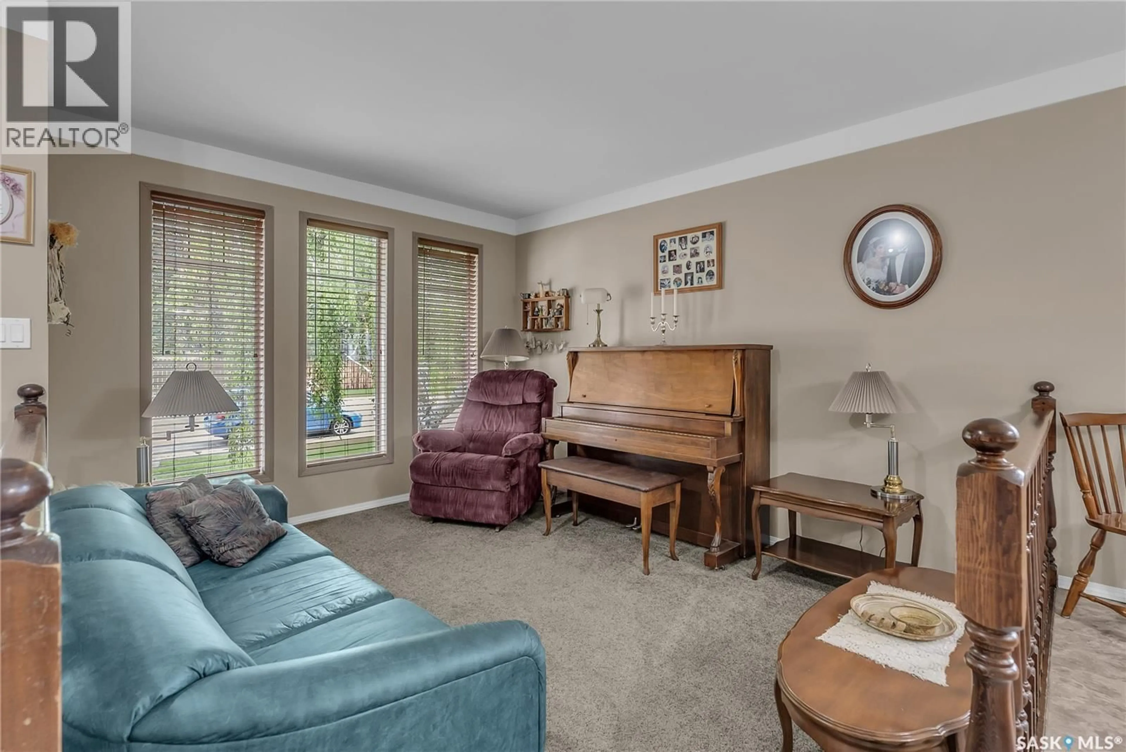 Living room with furniture, unknown for 231 BENESH CRESCENT, Saskatoon Saskatchewan S7K6L5