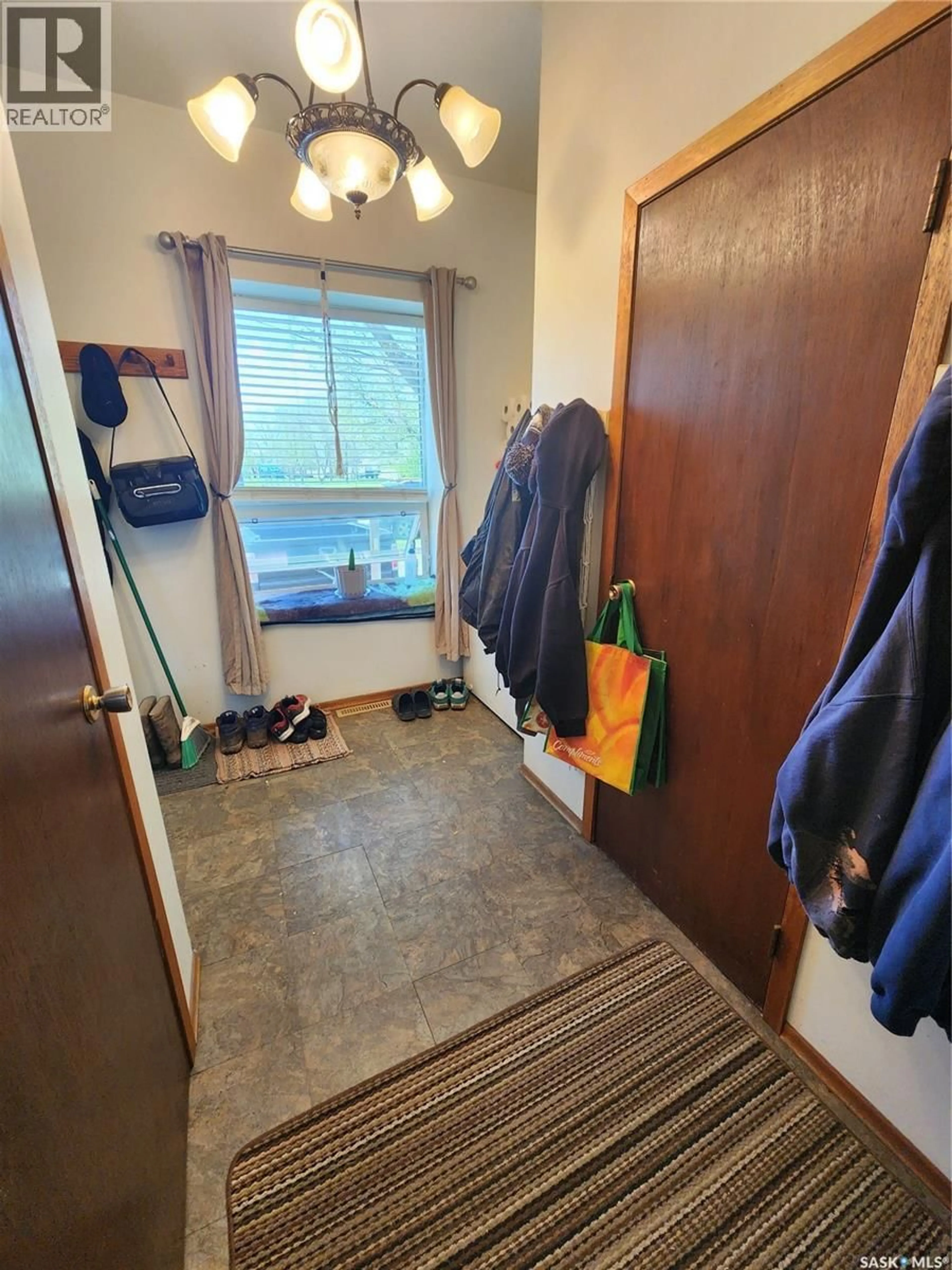 Unknown for 203 BELFAST STREET, North Portal Saskatchewan S0C1W0