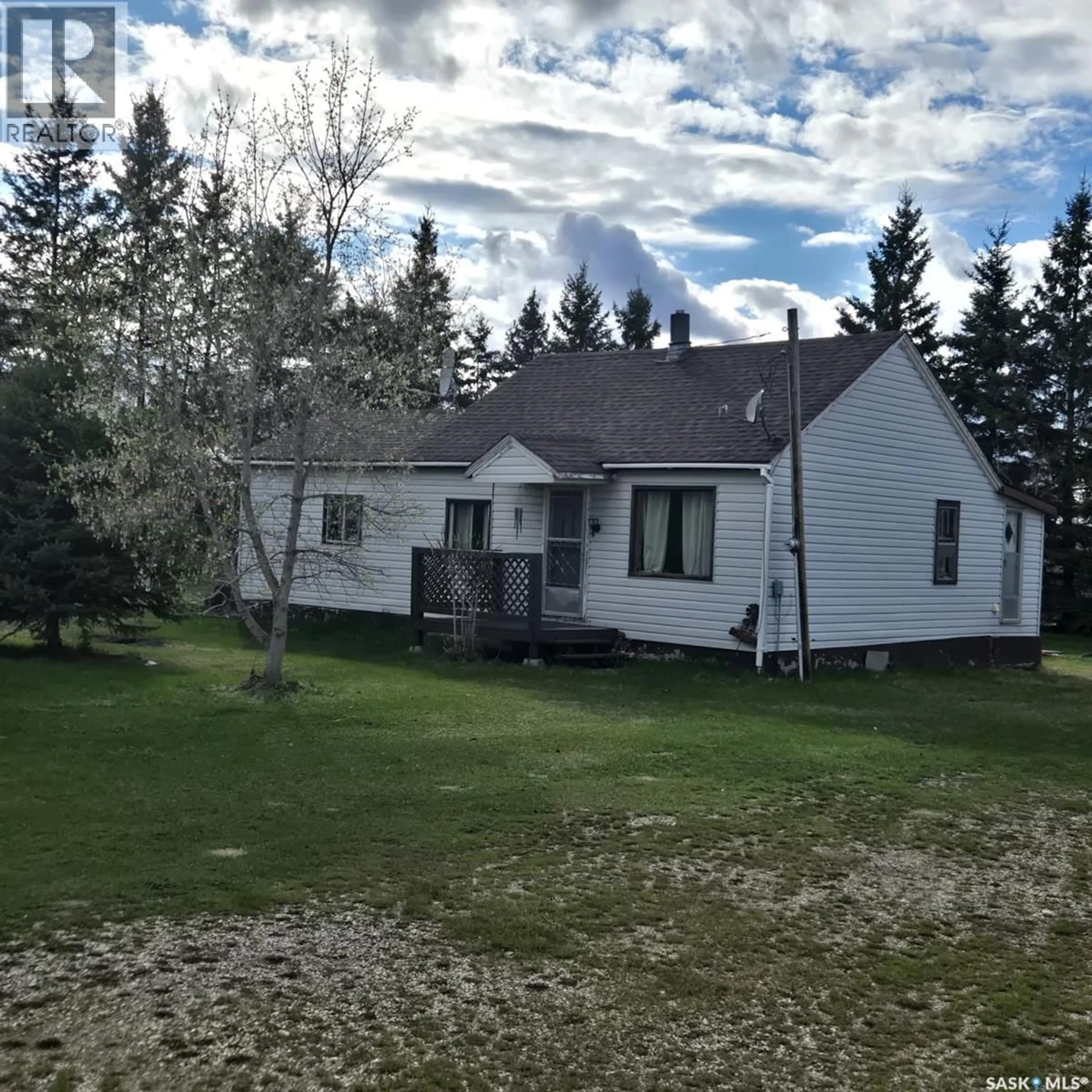 A pic from outside/outdoor area/front of a property/back of a property/a pic from drone, street for HAMLET OF KILWINNING, Leask Rm No. 464 Saskatchewan S0J1M0