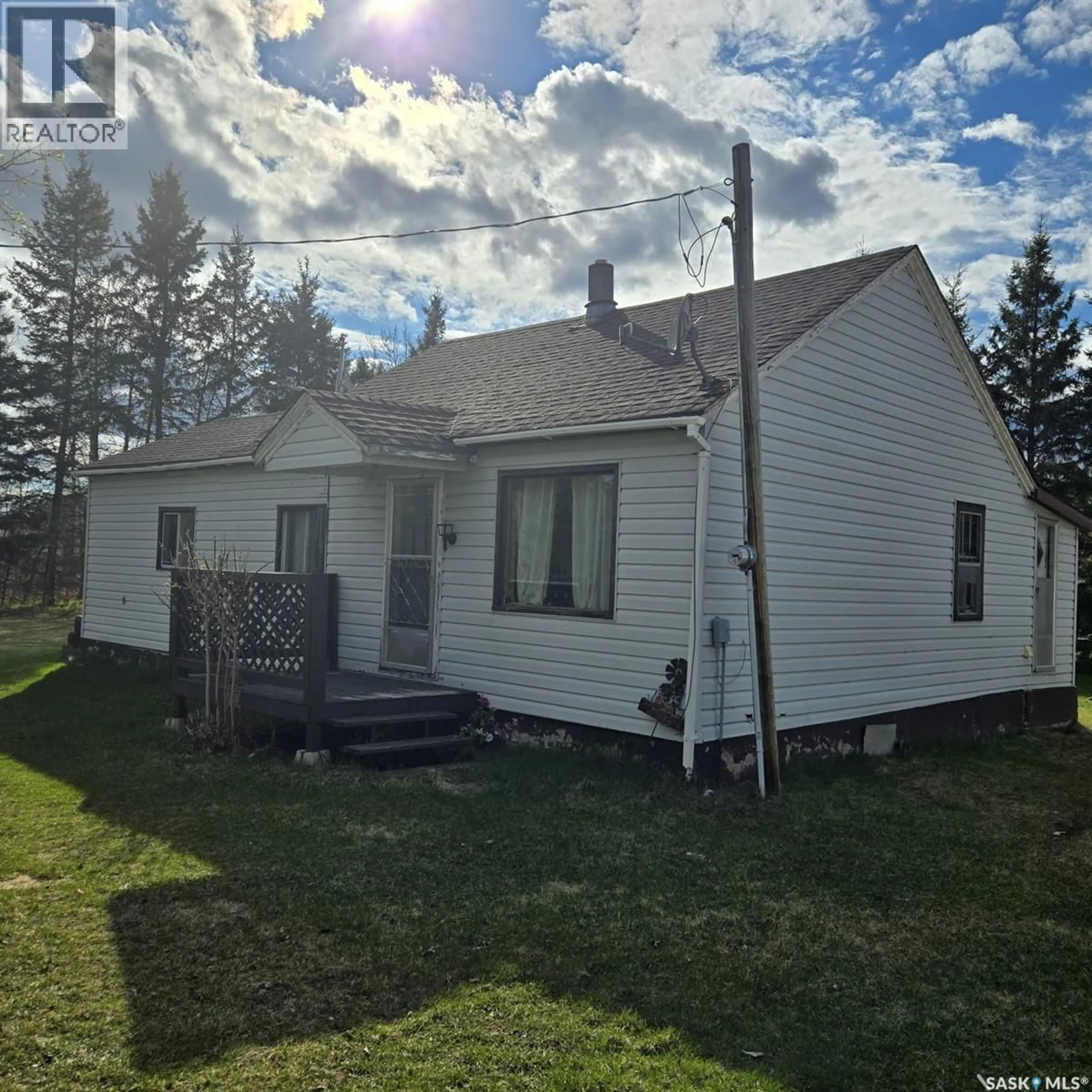 A pic from outside/outdoor area/front of a property/back of a property/a pic from drone, street for HAMLET OF KILWINNING, Leask Rm No. 464 Saskatchewan S0J1M0