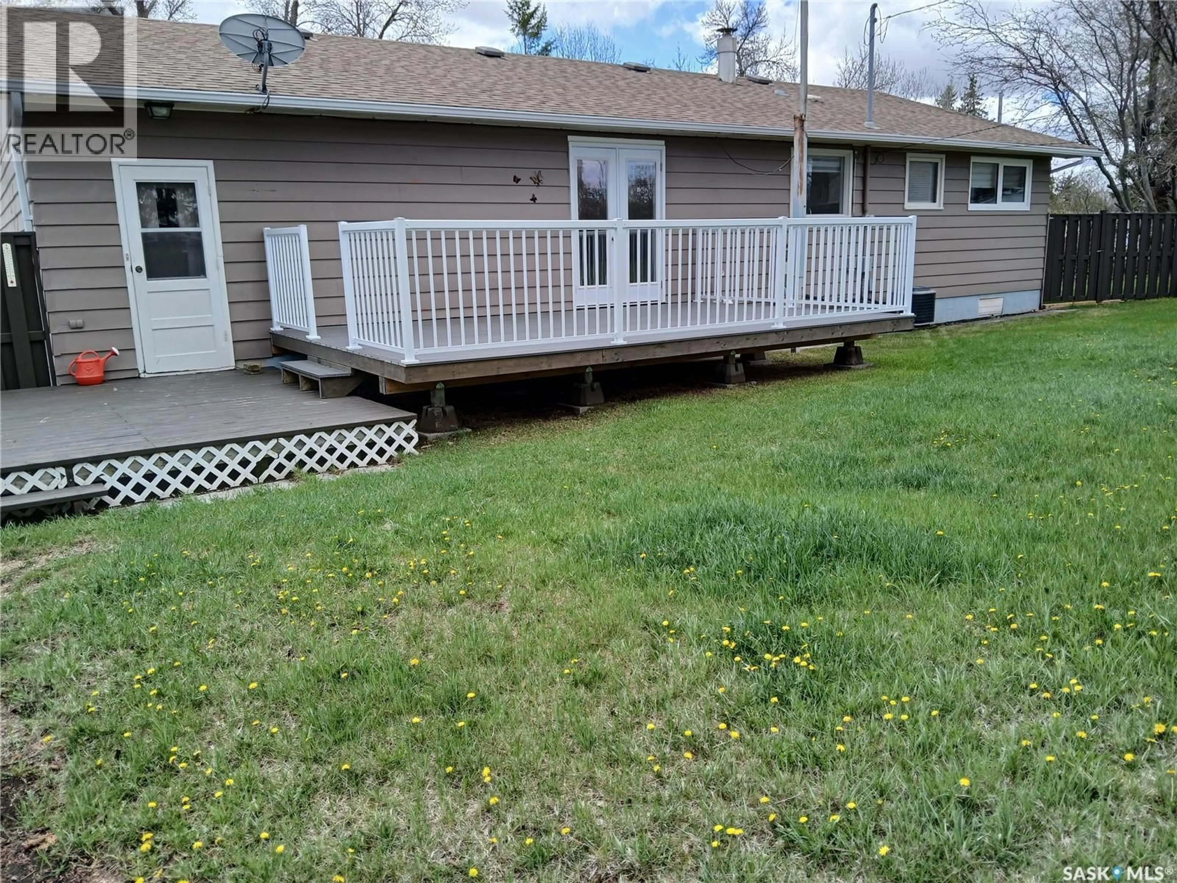 Patio, water/lake/river/ocean view for 604 KING STREET, Imperial Saskatchewan S0G2J0