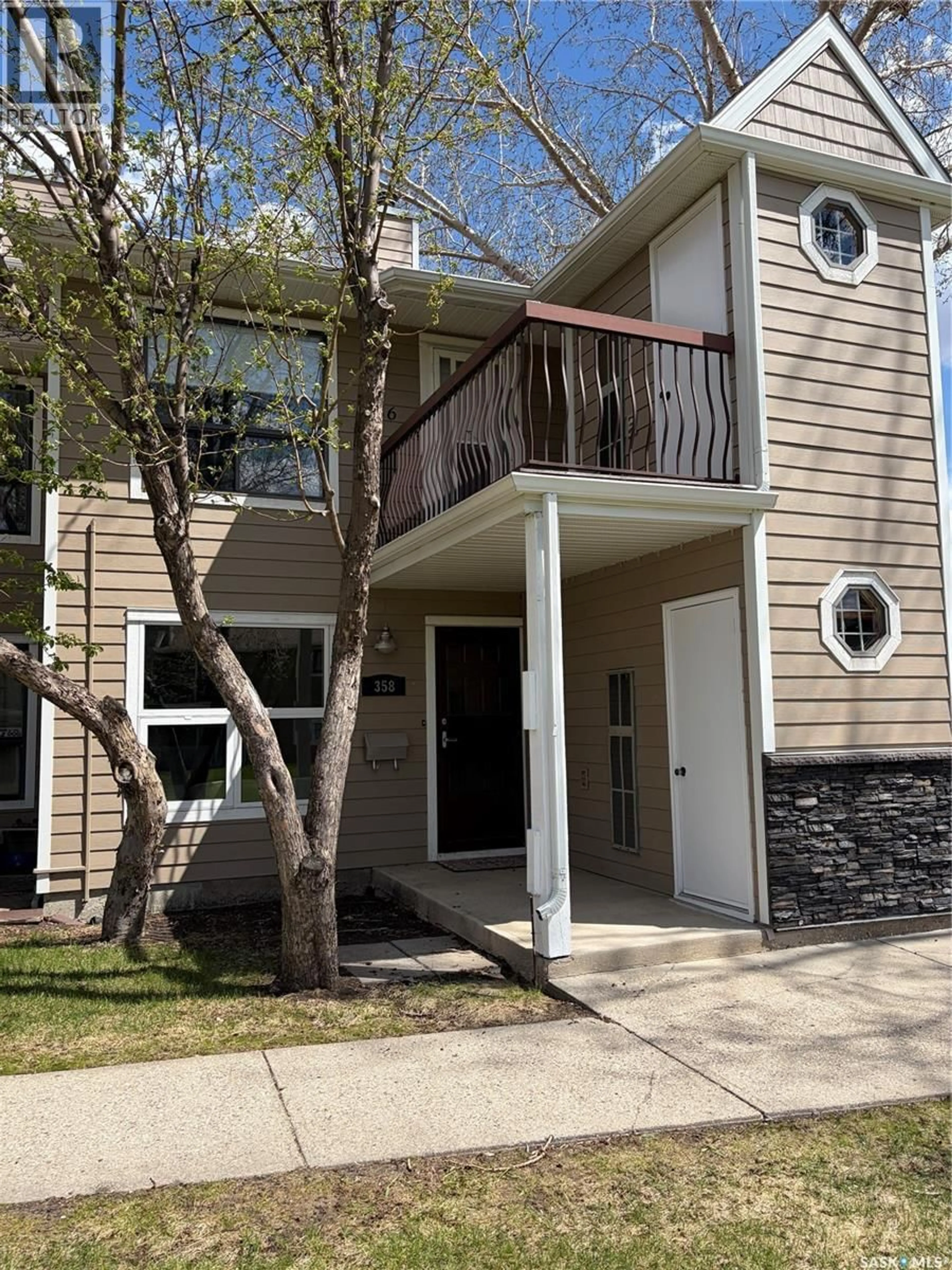 Home with vinyl exterior material, street for 358 CEDAR MEADOW DRIVE, Regina Saskatchewan S4X3E6