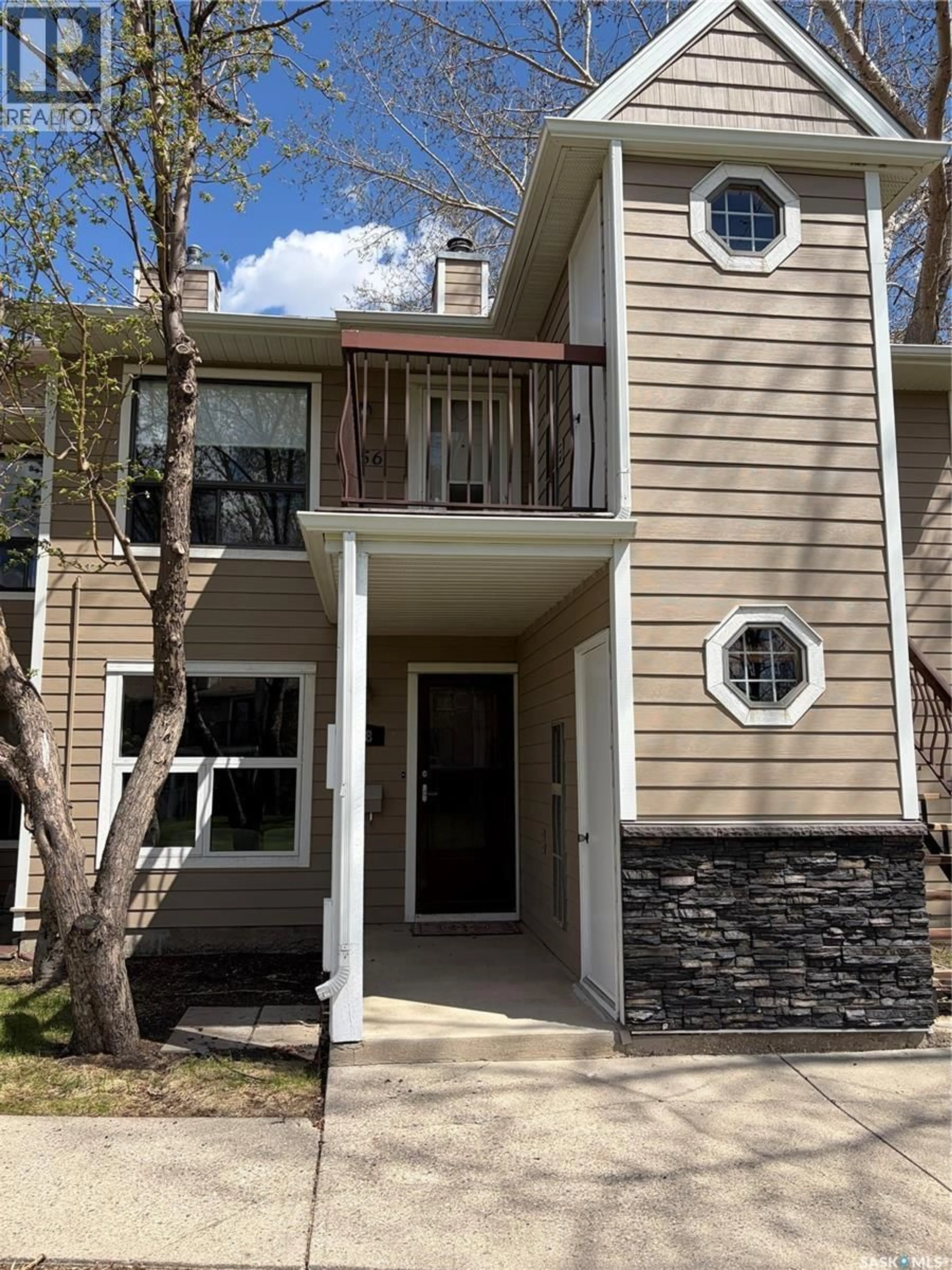 Home with vinyl exterior material, unknown for 358 CEDAR MEADOW DRIVE, Regina Saskatchewan S4X3E6
