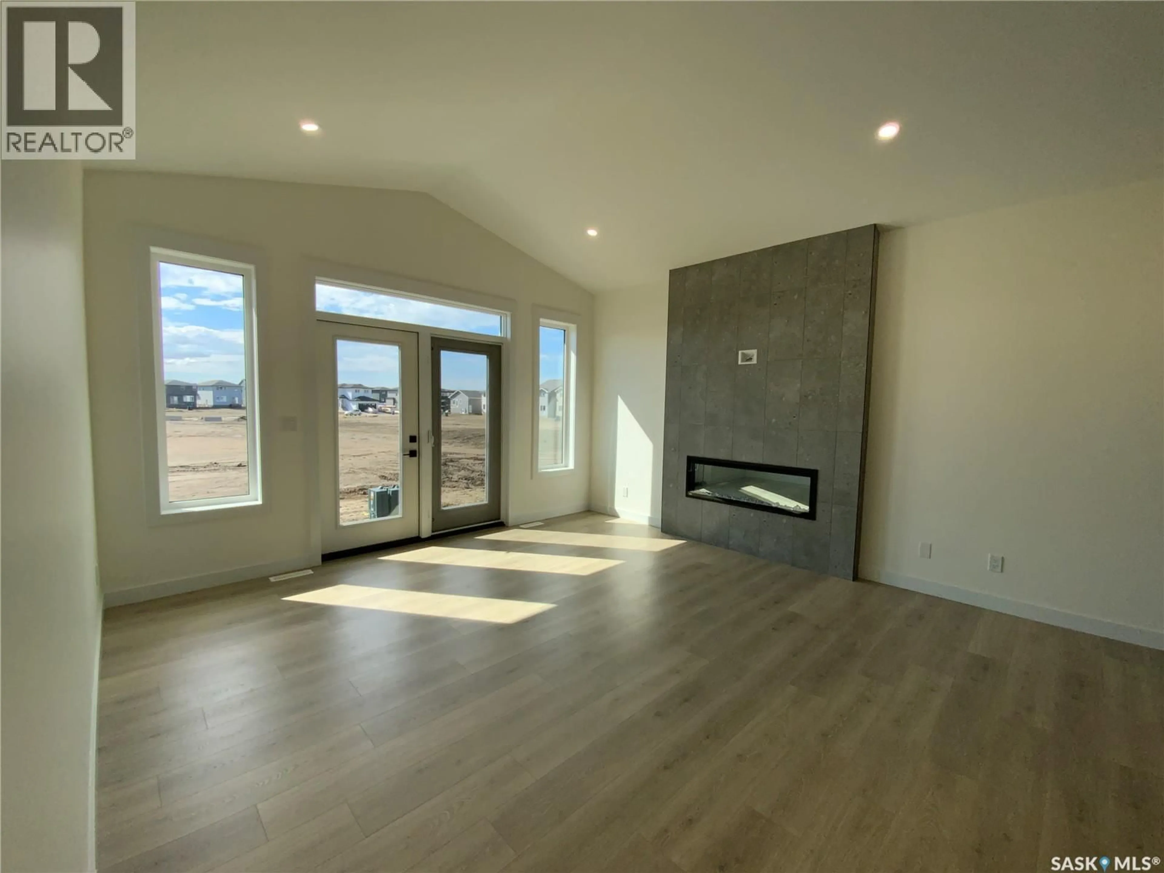 Unknown for 242 DORAN WAY, Saskatoon Saskatchewan S7H4N2