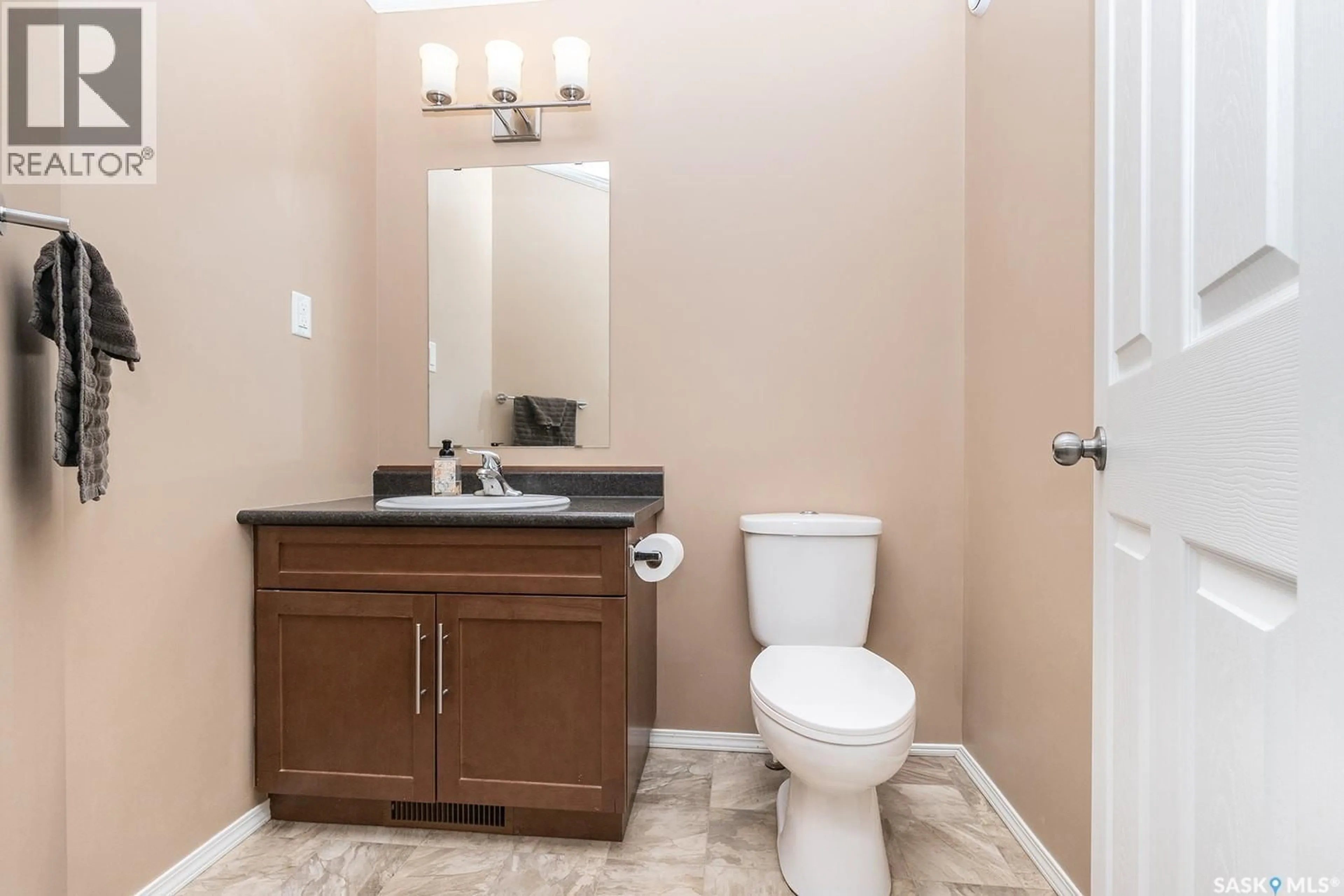 Standard bathroom, ceramic/tile floor for 104 225 HASSARD CLOSE, Saskatoon Saskatchewan S7L2W8