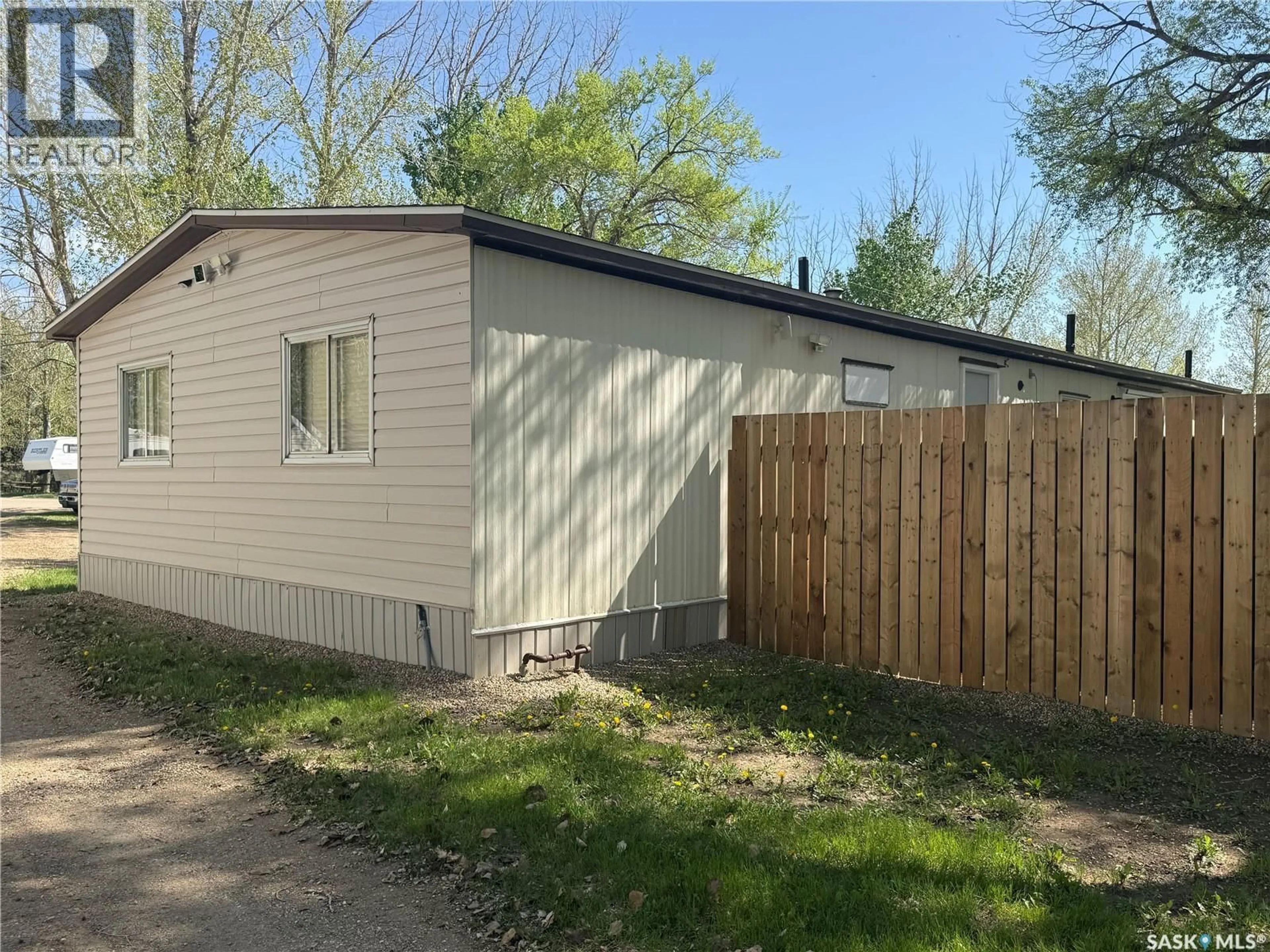 Shed for G1 - 1455 9TH AVENUE, Moose Jaw Saskatchewan S6J1C6
