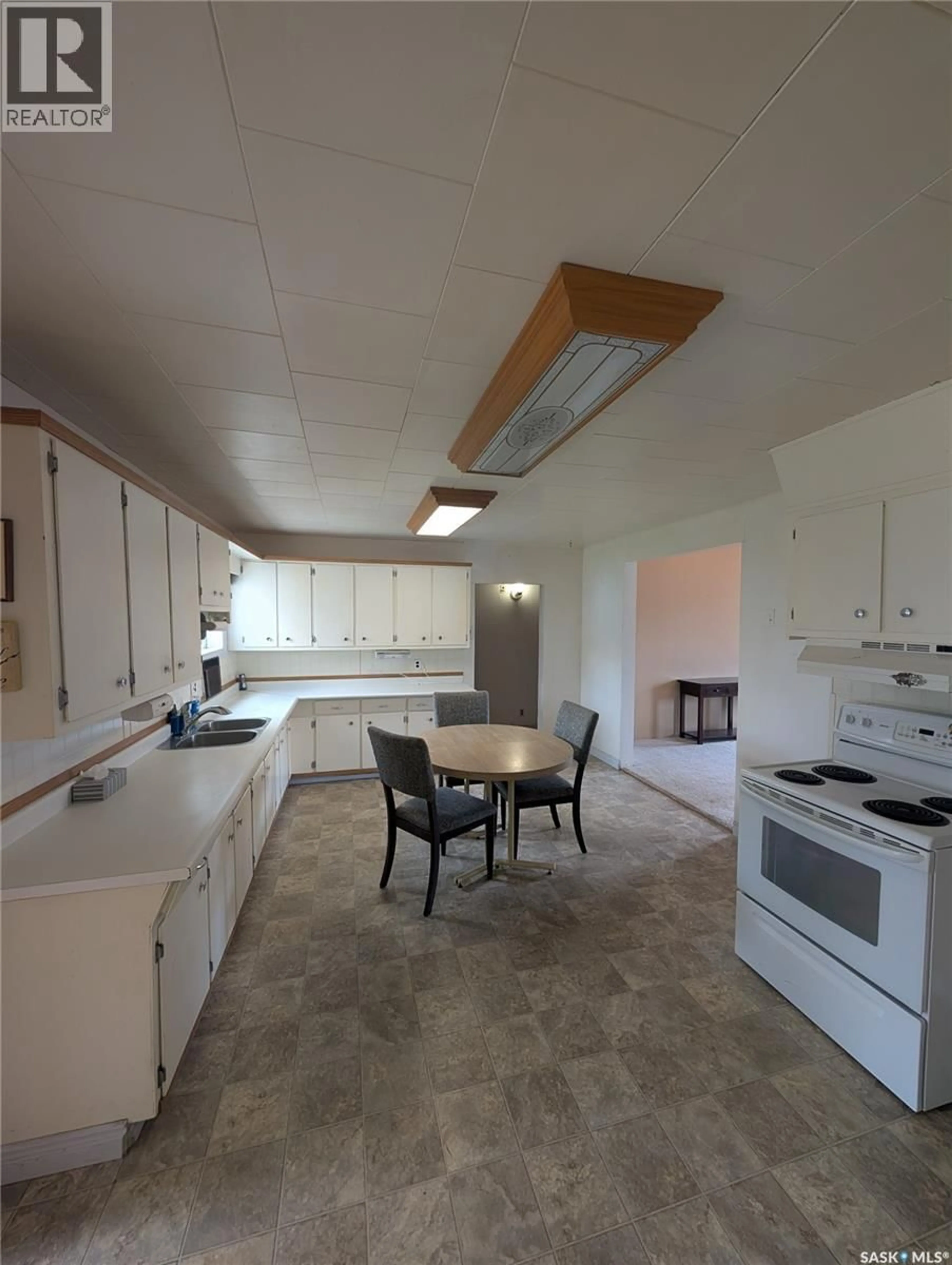Standard kitchen, unknown for 1105 9TH STREET, Perdue Saskatchewan S0K3C0